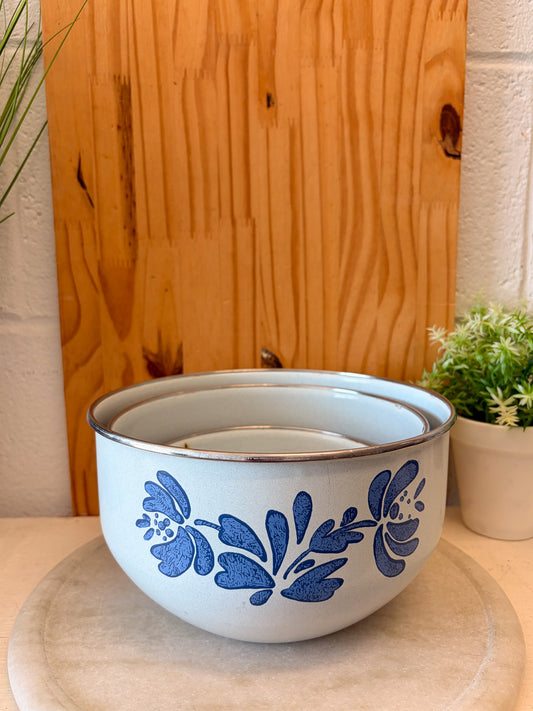 Vtg Blue Detailed Enamel Mixing Bowl Set (Local Pick Up Only) (As Is)