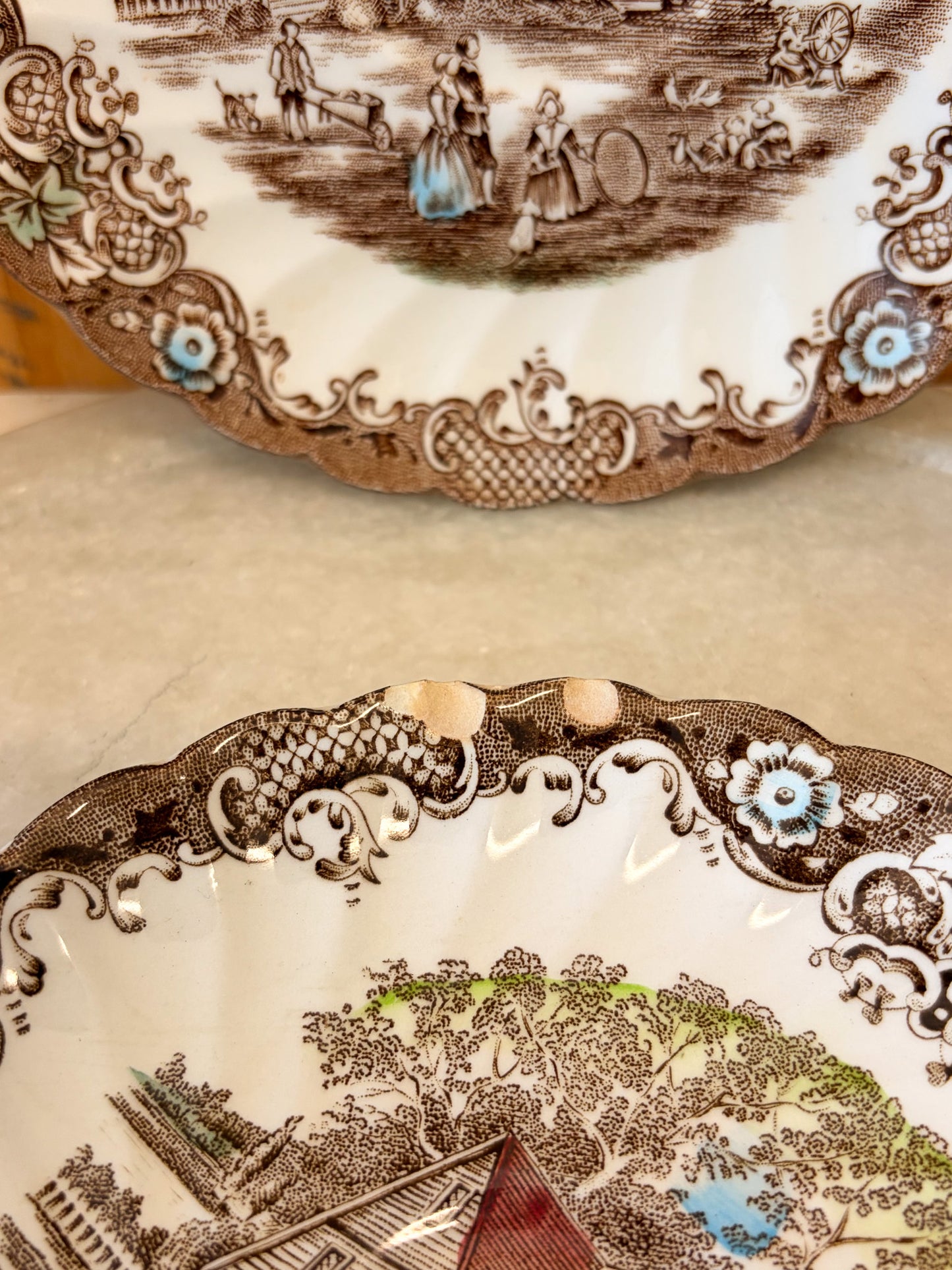 Vtg Heritage Hall Bowl & Plates Set (Local Pick Up Only)