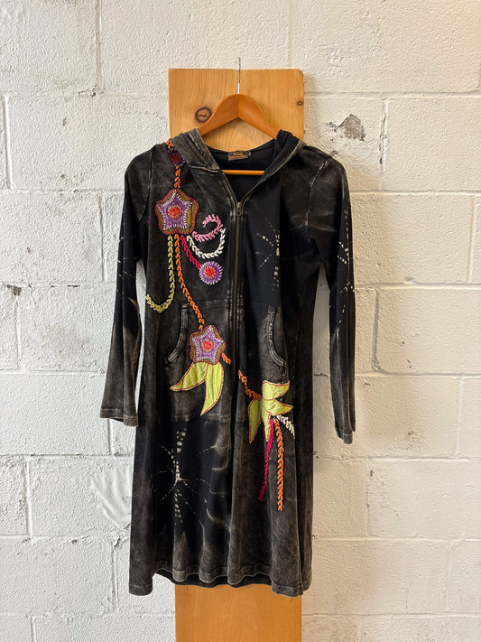 Rising International Embroidered Long Hoodie : L