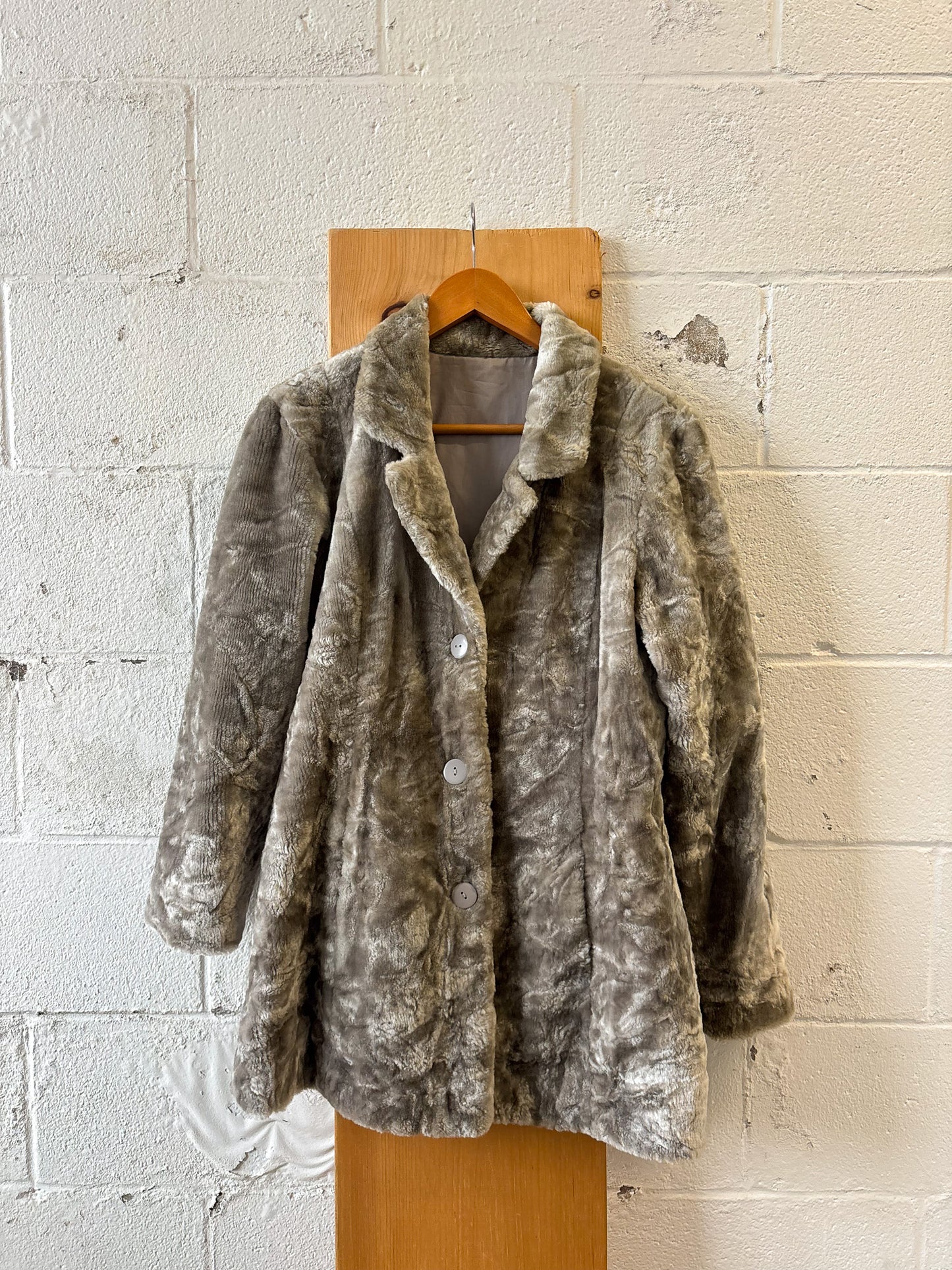 Gray Faux Fur Jacket : S/M