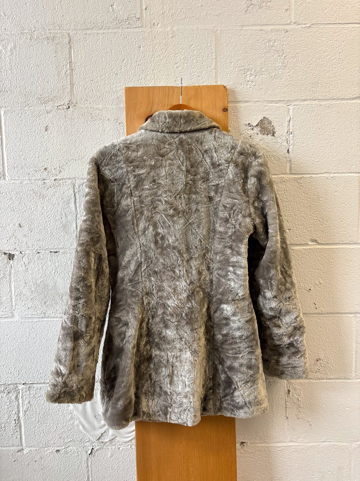 Gray Faux Fur Jacket : S/M