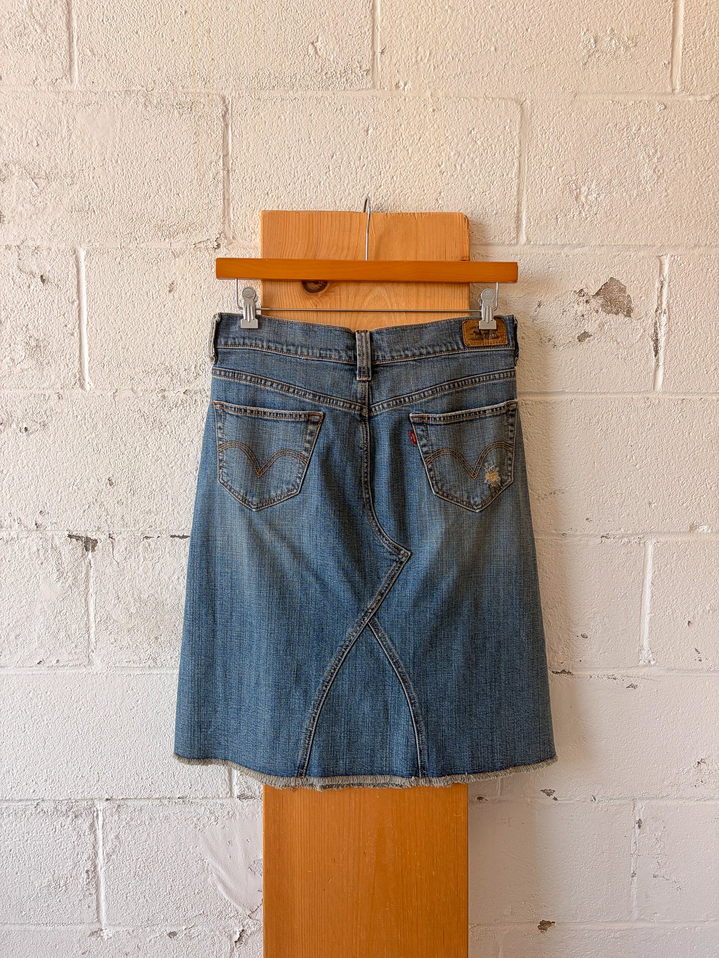'06 Levi's Denim Skirt : 10