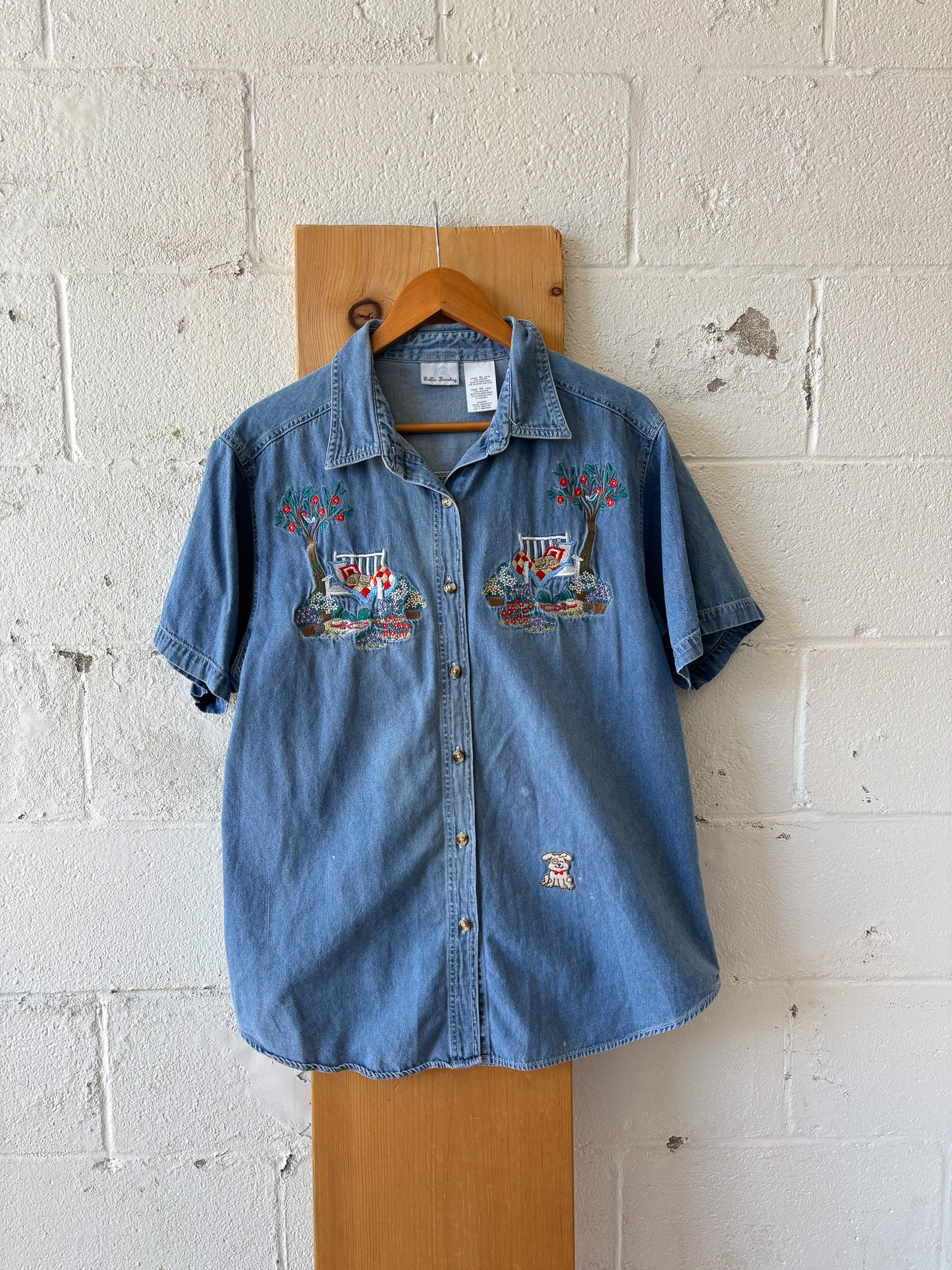 Vtg Short Sleeve Embroidered Denim Button Up : XL