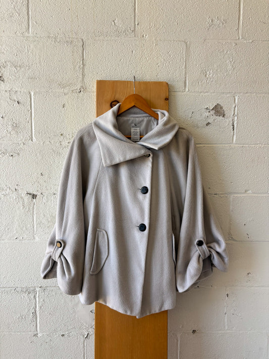 Light Gray Cape : L