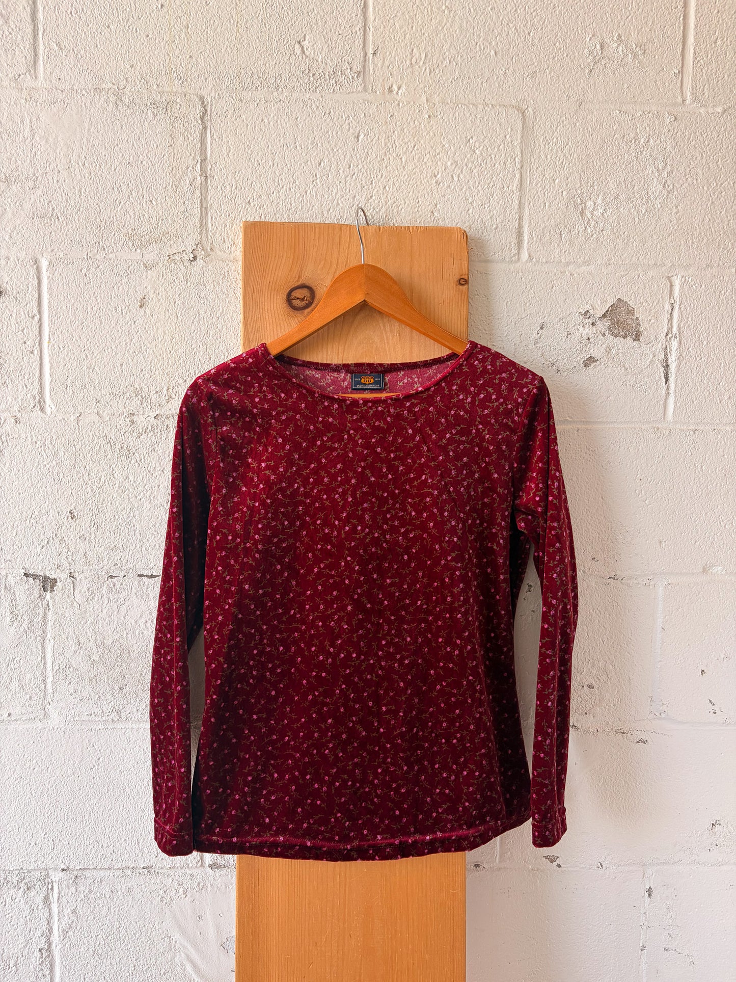 Route 66 Dainty Floral Velour Top : M/L