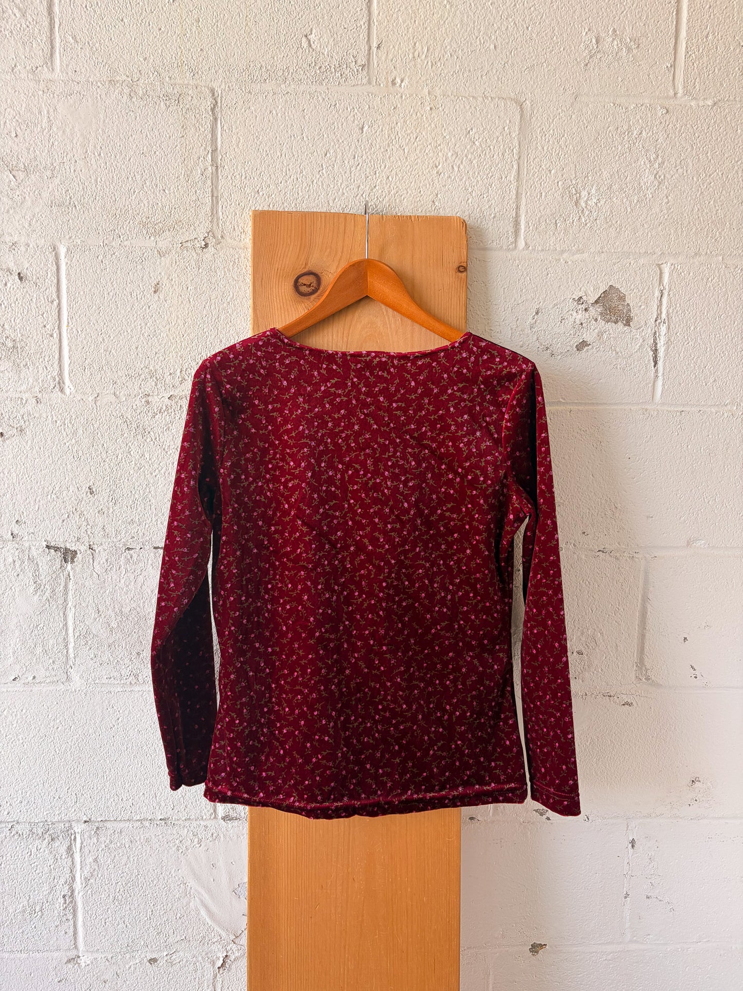 Route 66 Dainty Floral Velour Top : M/L