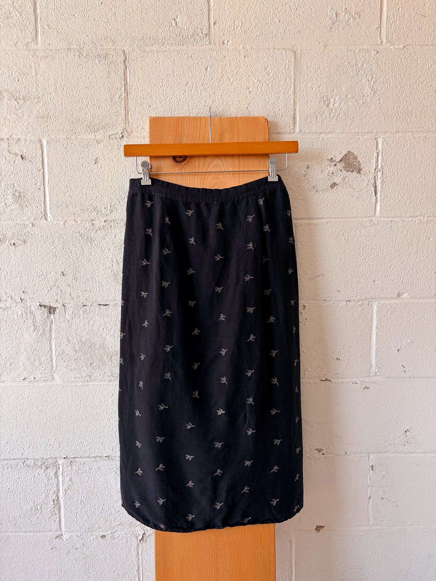 Dainty Black & White Floral Silk Blend Skirt : 16"W