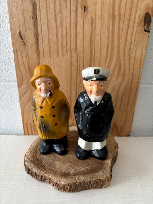 Vtg Salt & Pepper Shaker Set (Local Pickup Only)