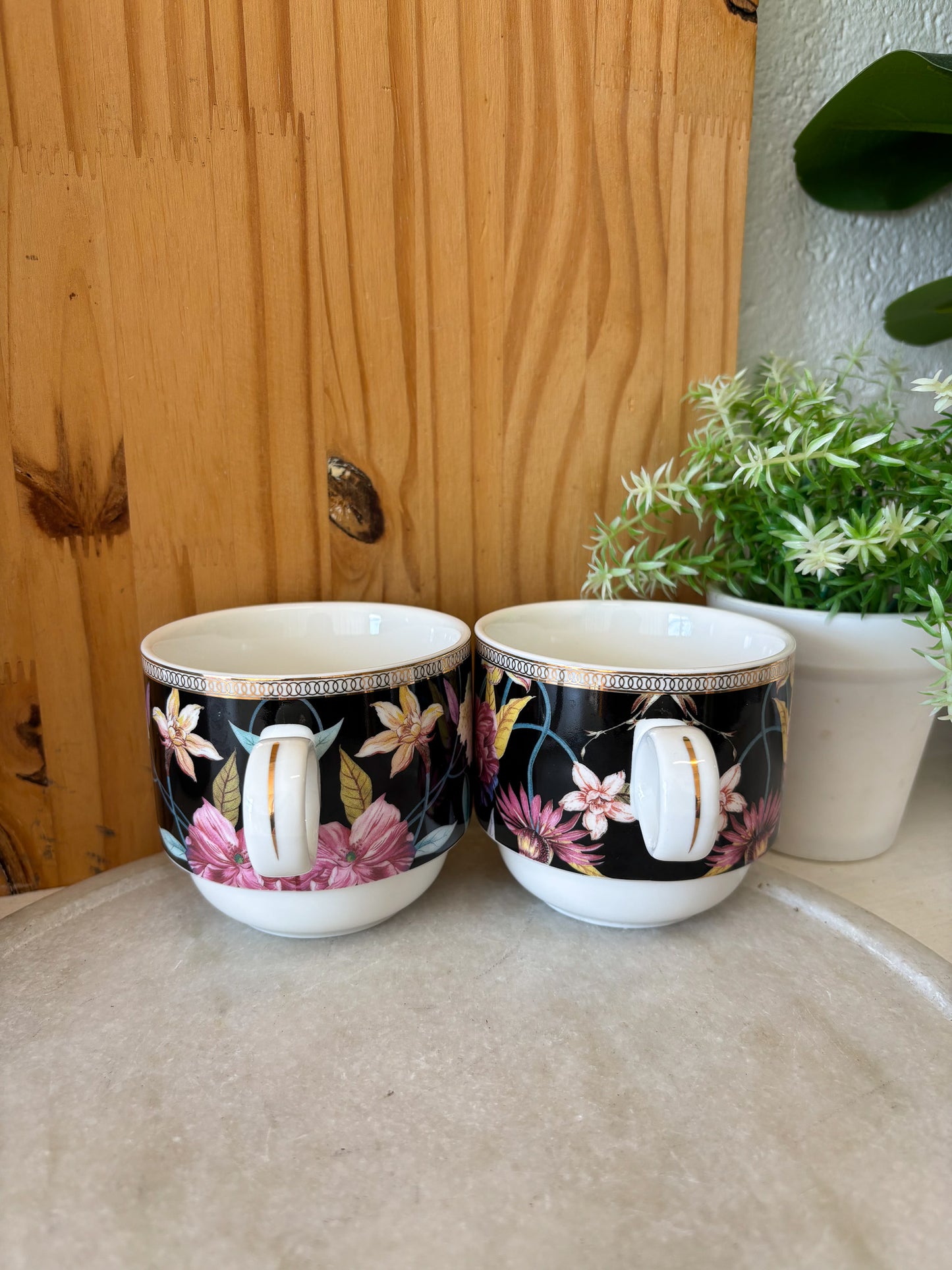 Pair of Vtg Floral Mugs (Local Pick Up Only)