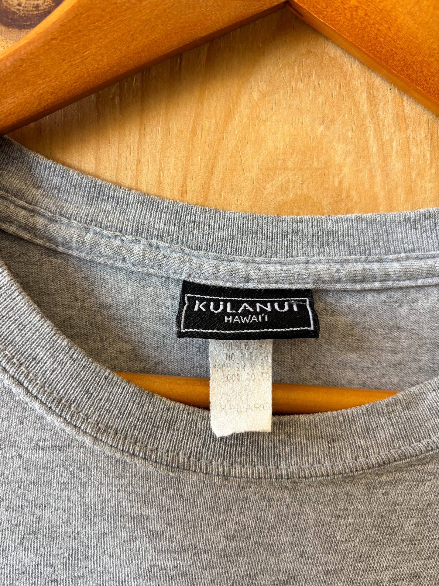 University of Hawaii Tee : XL