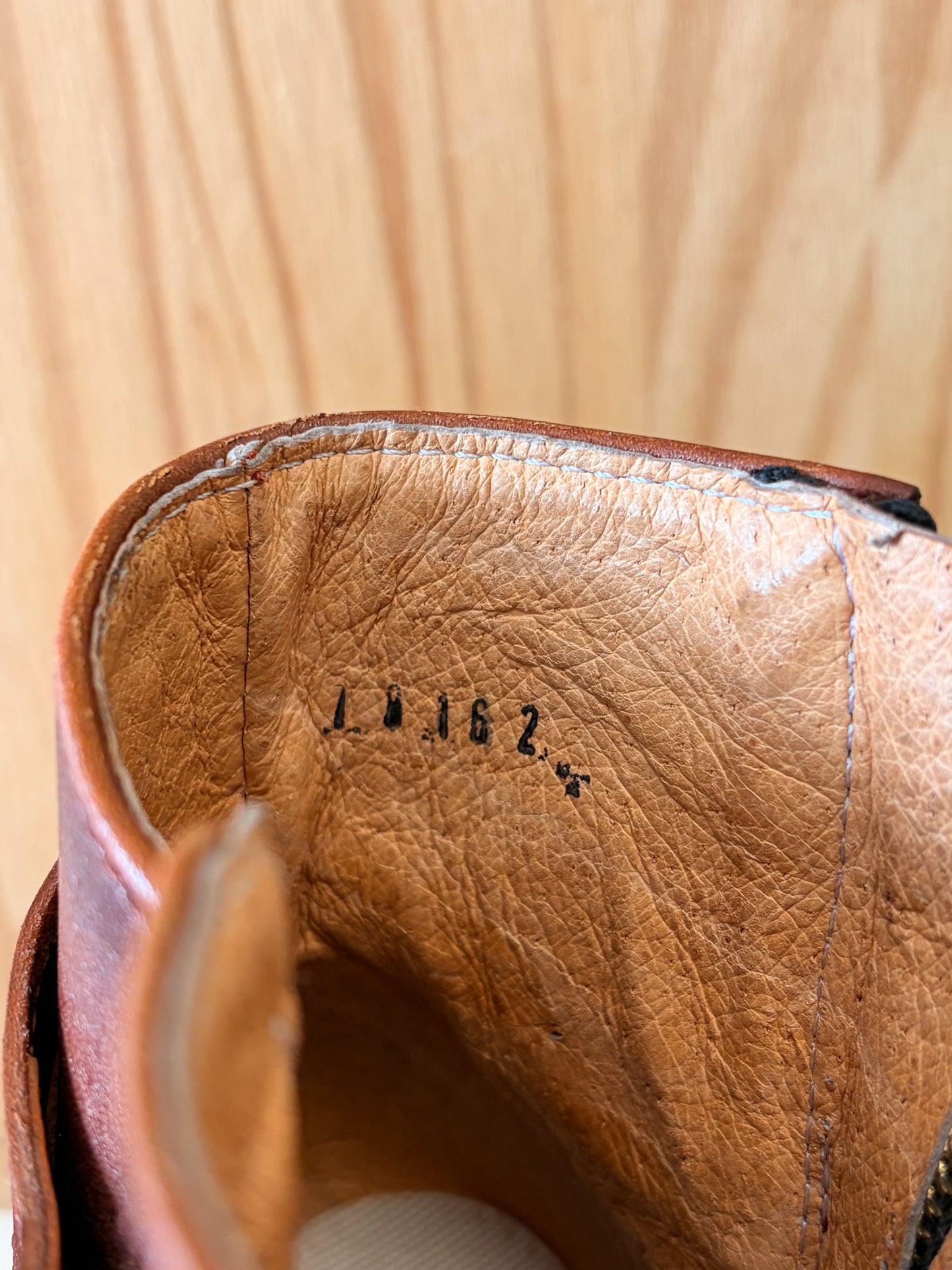 Vtg Brown Leather Ankle Boots : 9.5W / 8.5M (Local Pick Up Only)