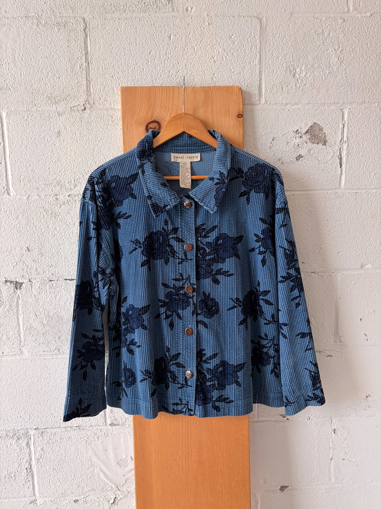Floral Corduroy Button Up : M