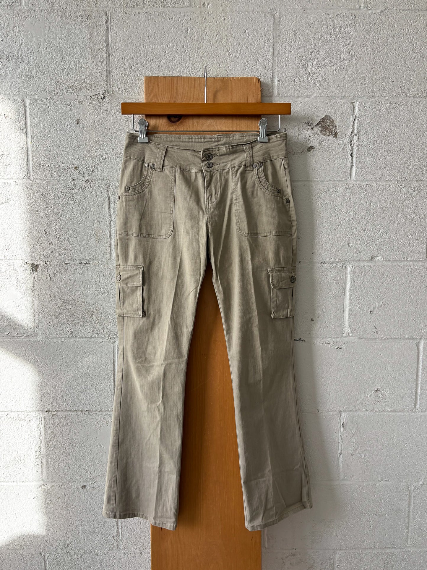 Mid Rise Khaki Cargo Pants : 4P