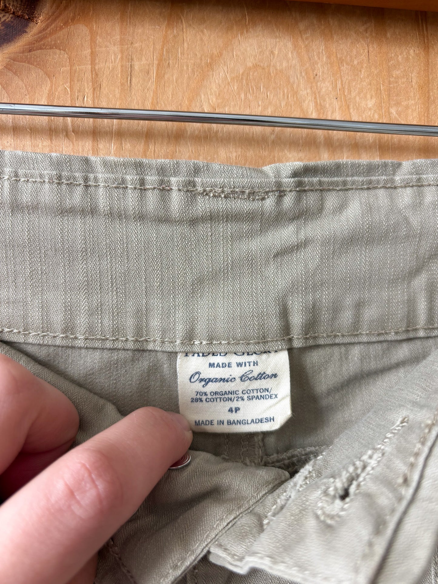 Mid Rise Khaki Cargo Pants : 4P
