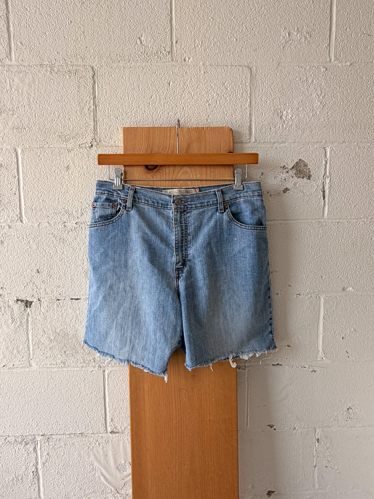Levi's 550 Cut Offs : 16 S