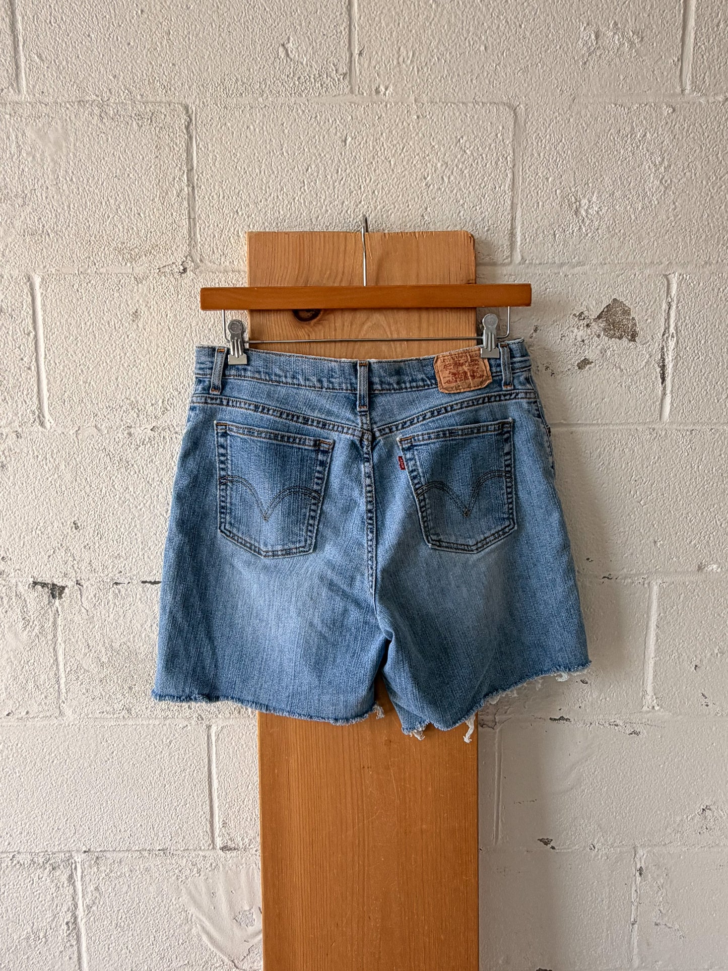 Levi's 550 Cut Offs : 16 S
