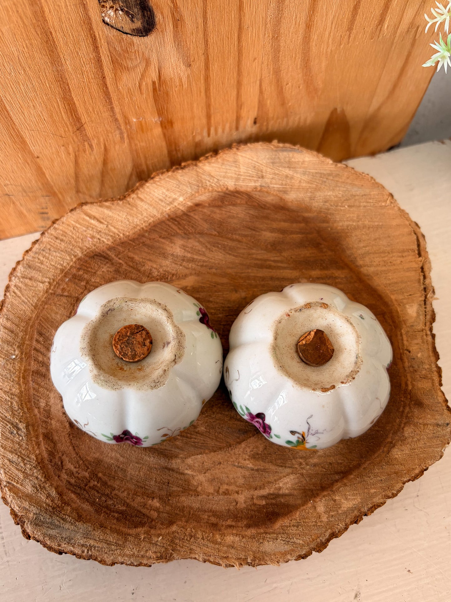 Vtg Floral Salt & Pepper Shakers (Local Pick Up Only)