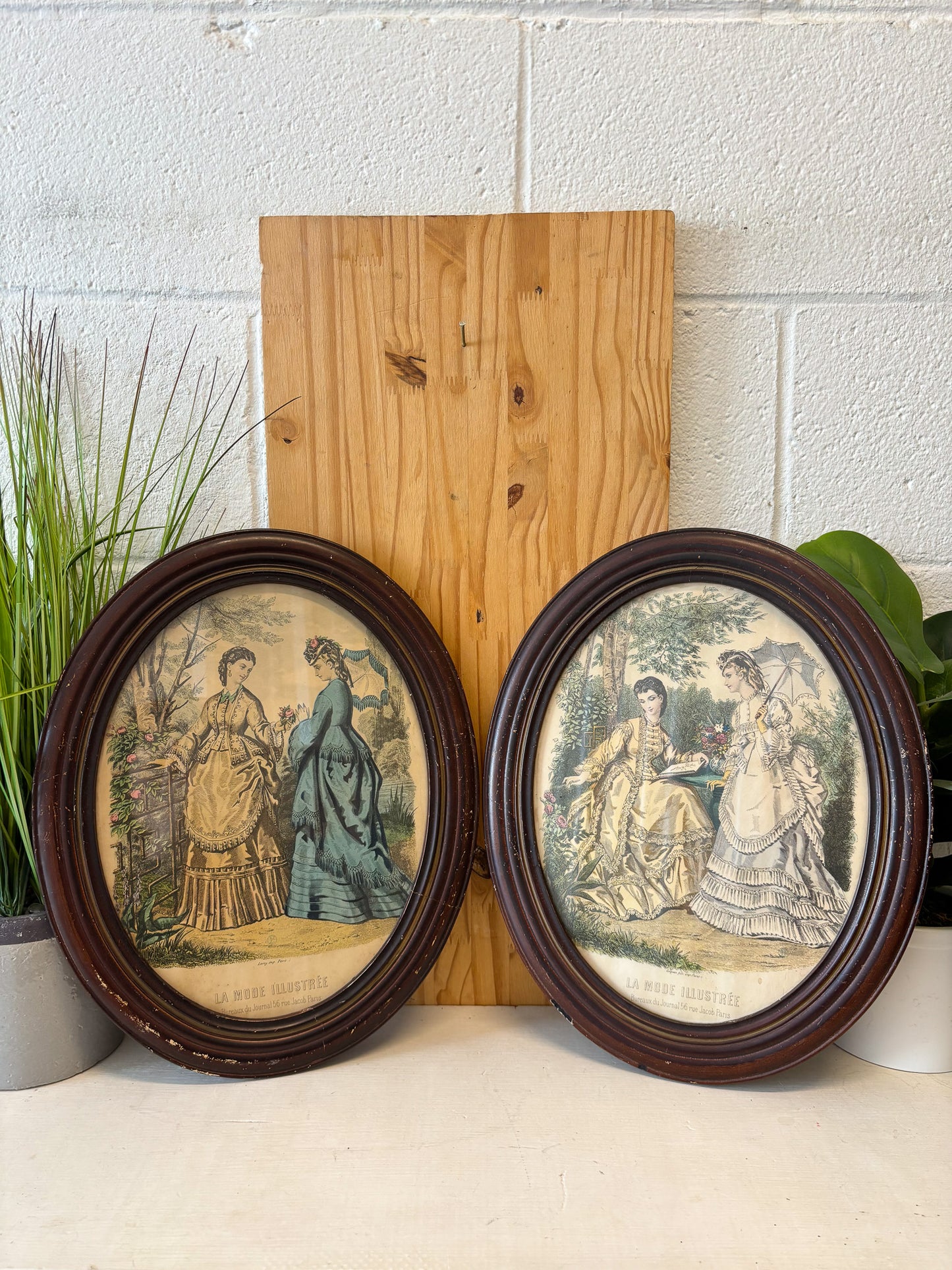 Vtg Pair of Oval La Mode Illustree Prints (Local Pick Up Only)