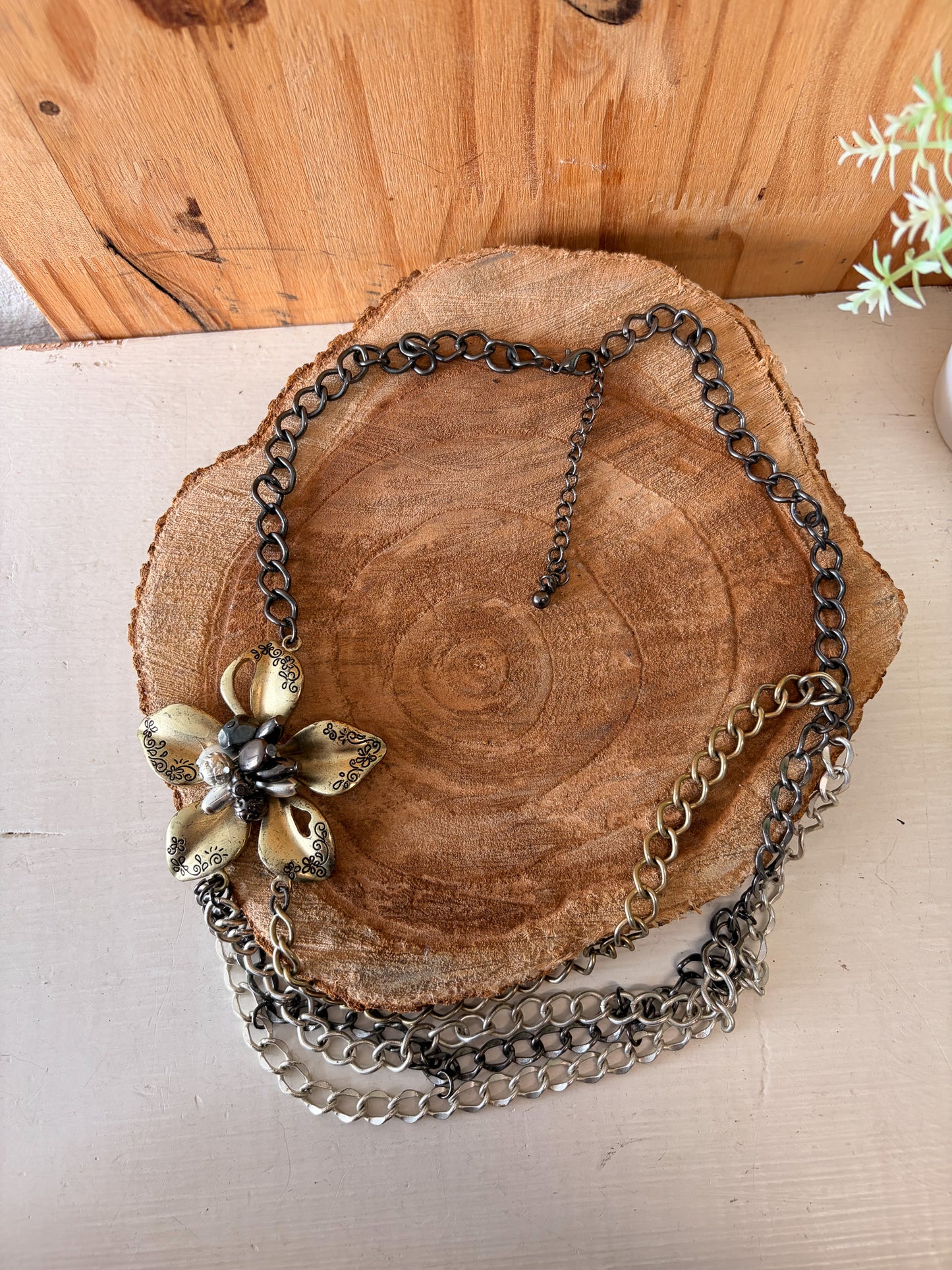 Multi Tone Flower Pendant Necklace