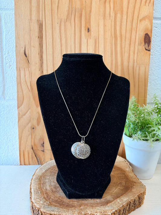 Vtg Silver Tone Discs Necklace
