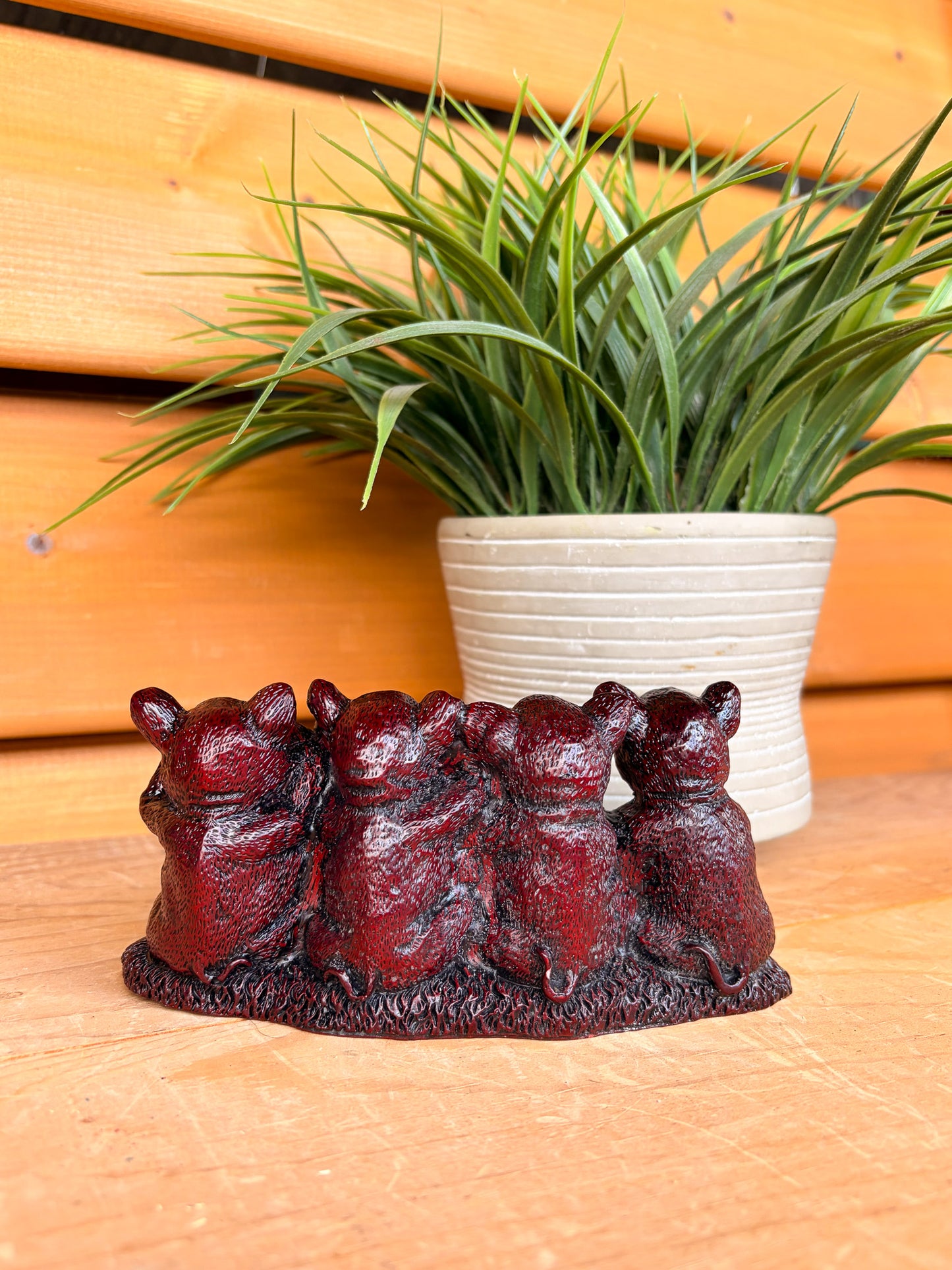 Hogs in a Row Figure