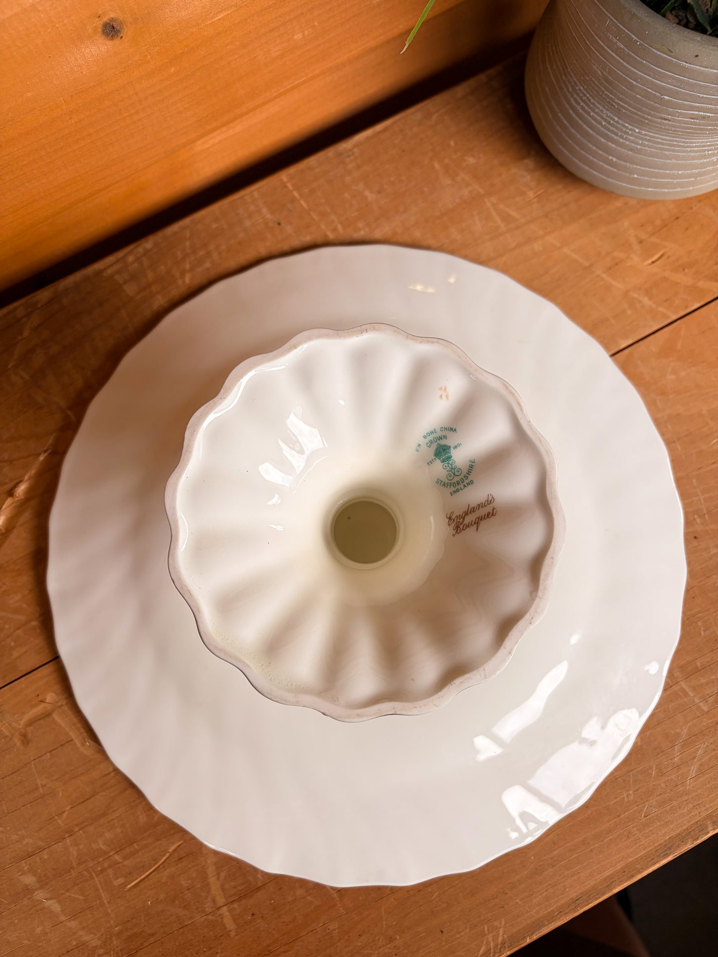 Vtg Crown Staffordshire "England's Bouquet" Cake Stand (Local Pick Up Only)