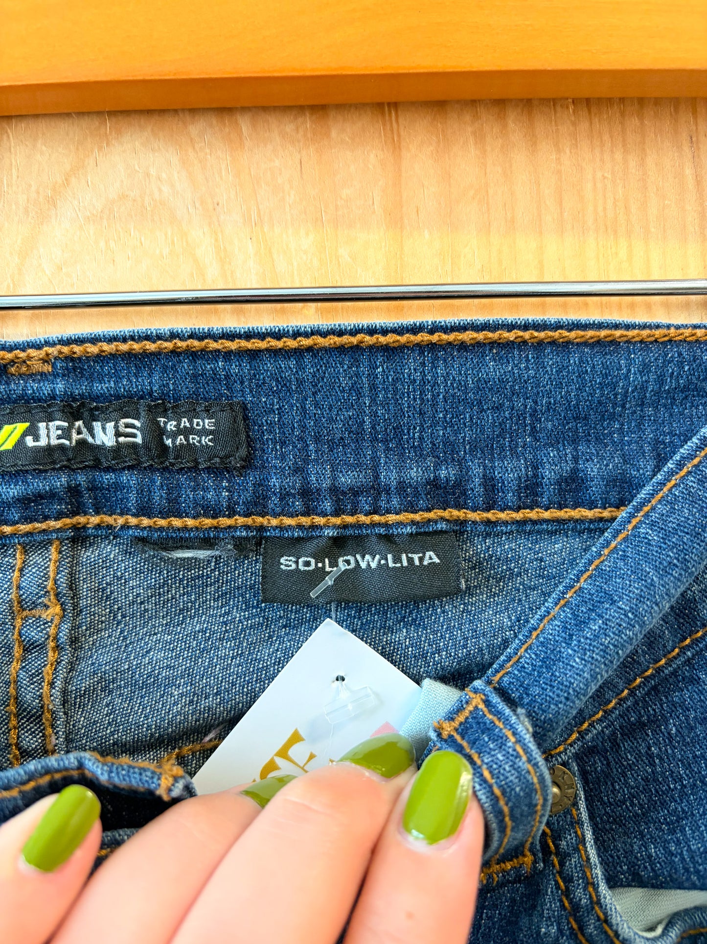 DKNY Low Rise Jeans : 32"W