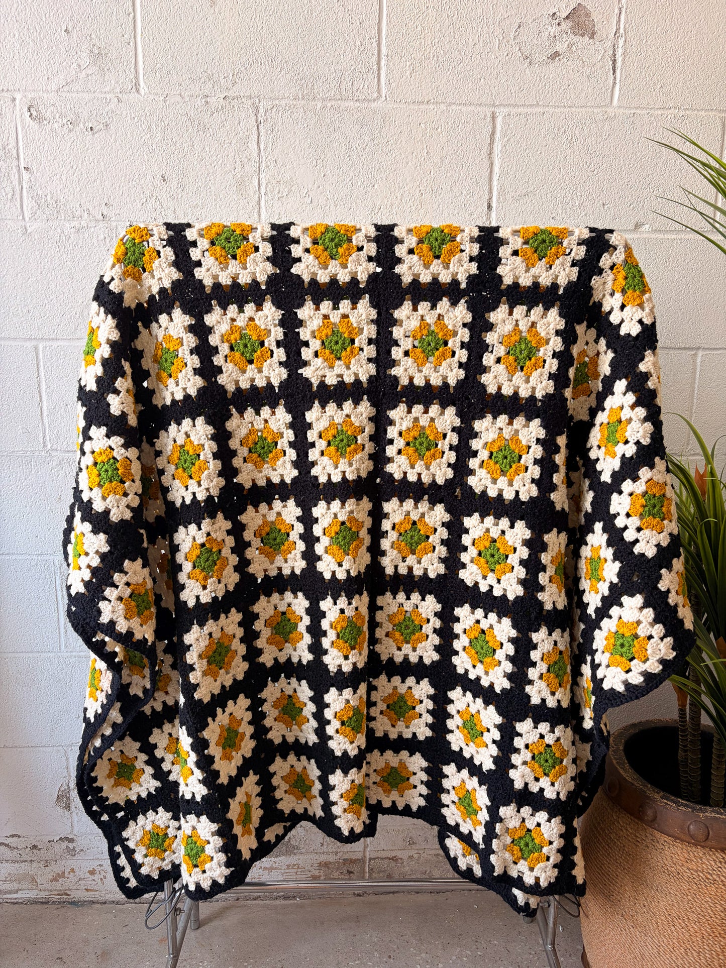 Vtg Crochet Throw Blanket (Local Pick Up Only)