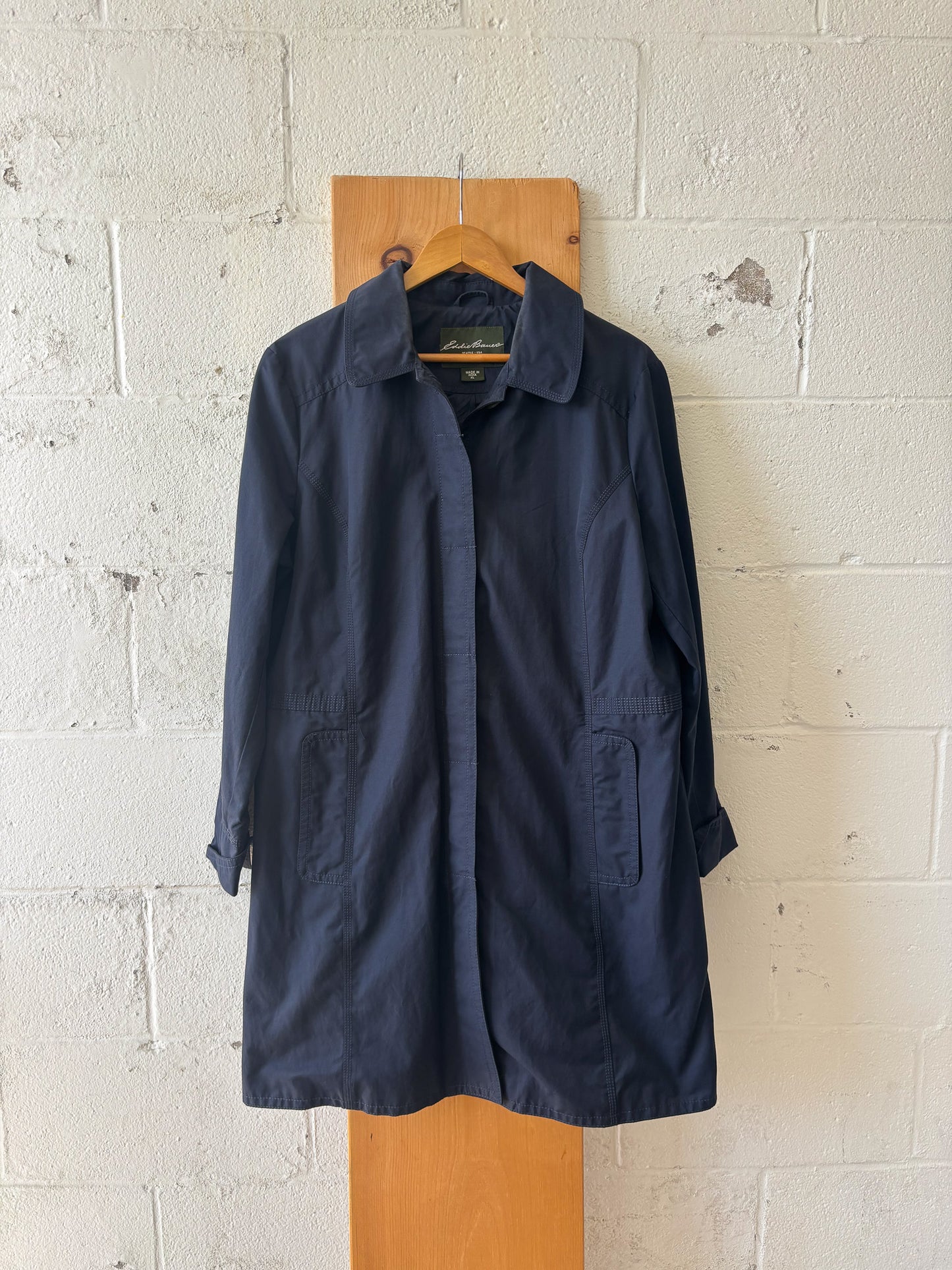Navy Eddie Bauer Jacket : XL