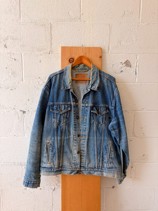Distressed Levi's Denim Trucker Jacket : 52