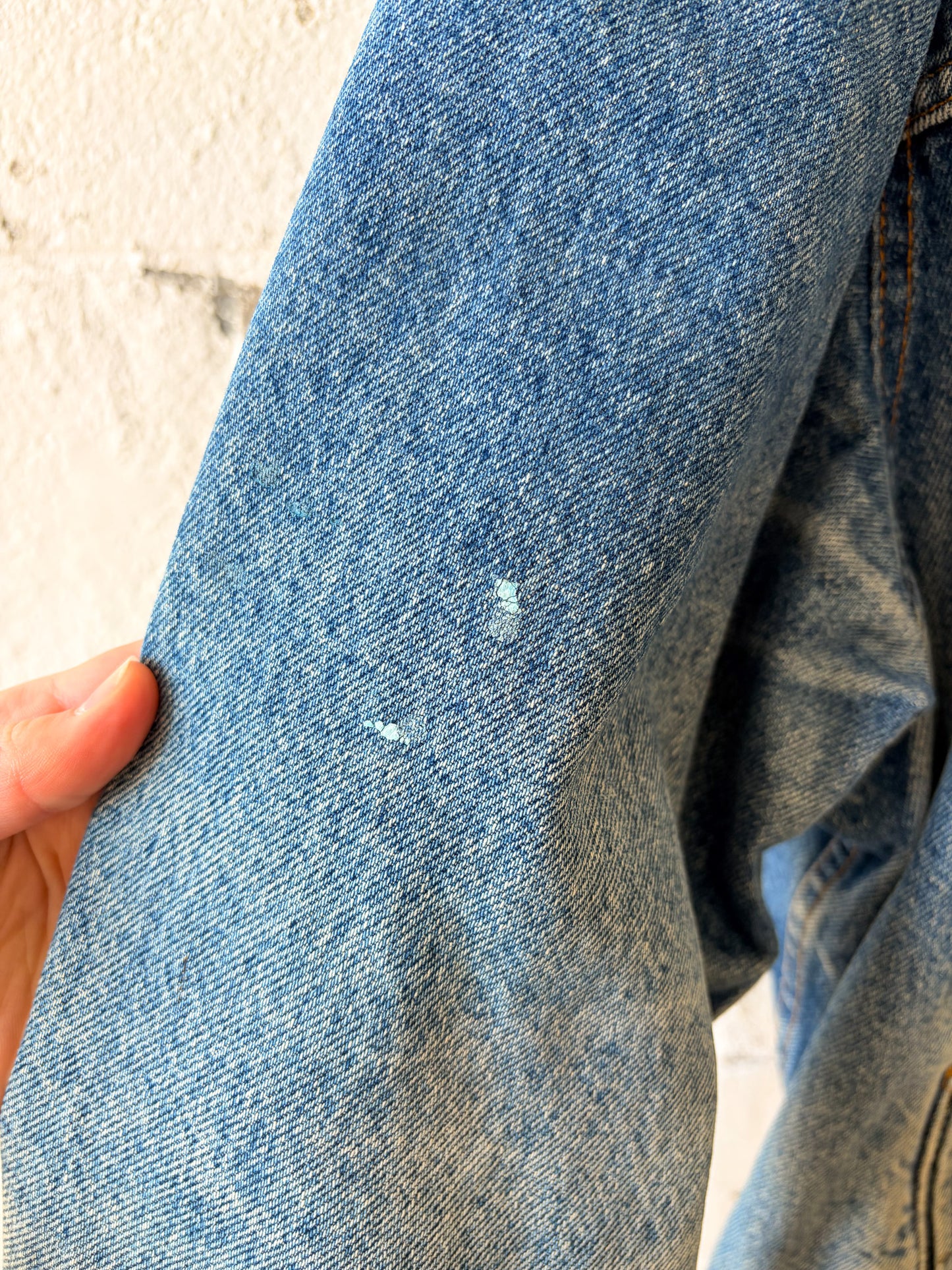 Distressed Levi's Denim Trucker Jacket : 52