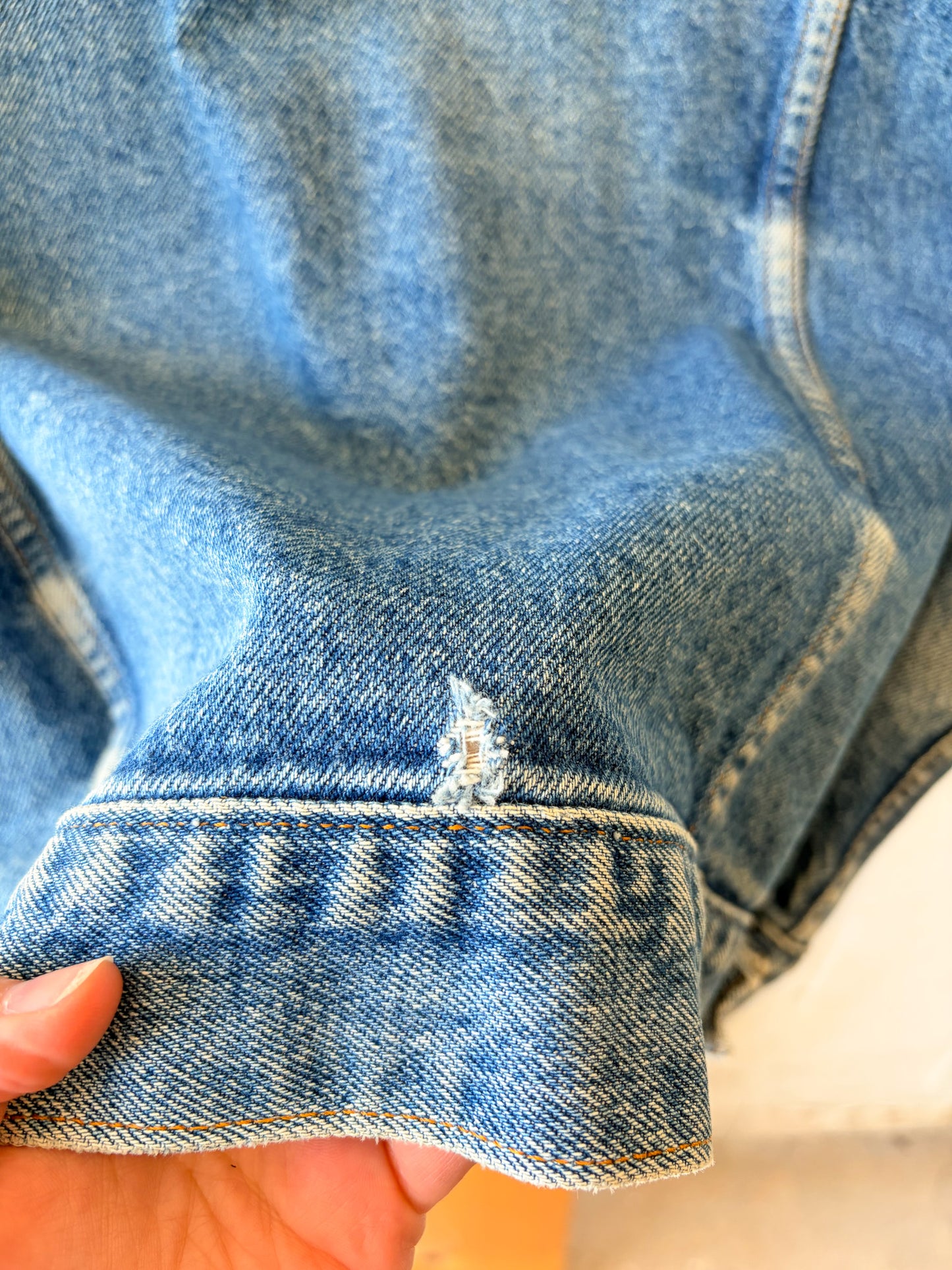 Distressed Levi's Denim Trucker Jacket : 52