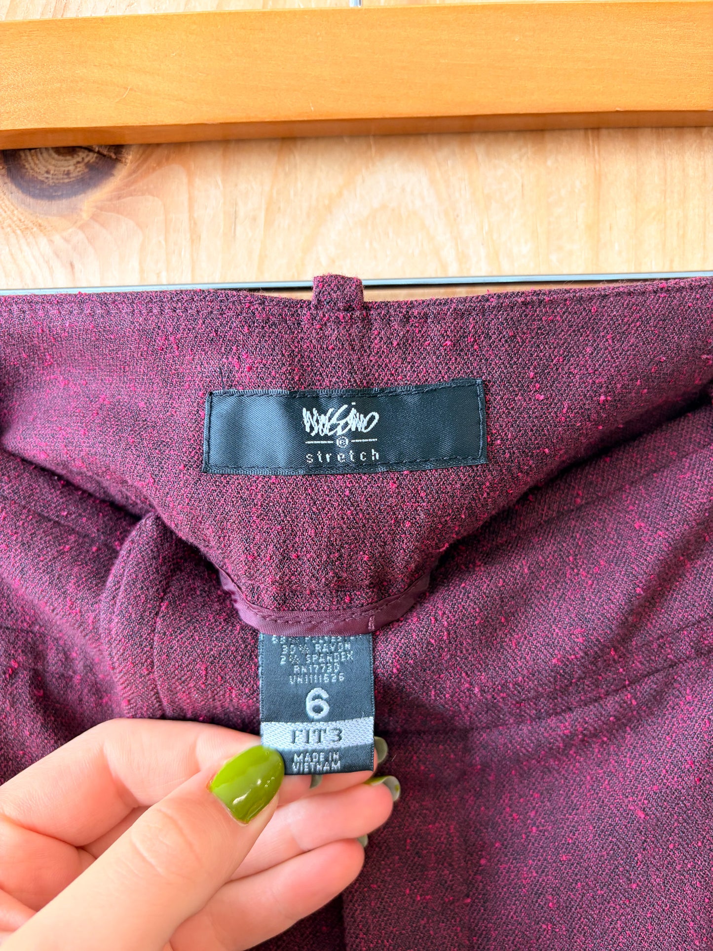 Burgundy Pants : 32"W