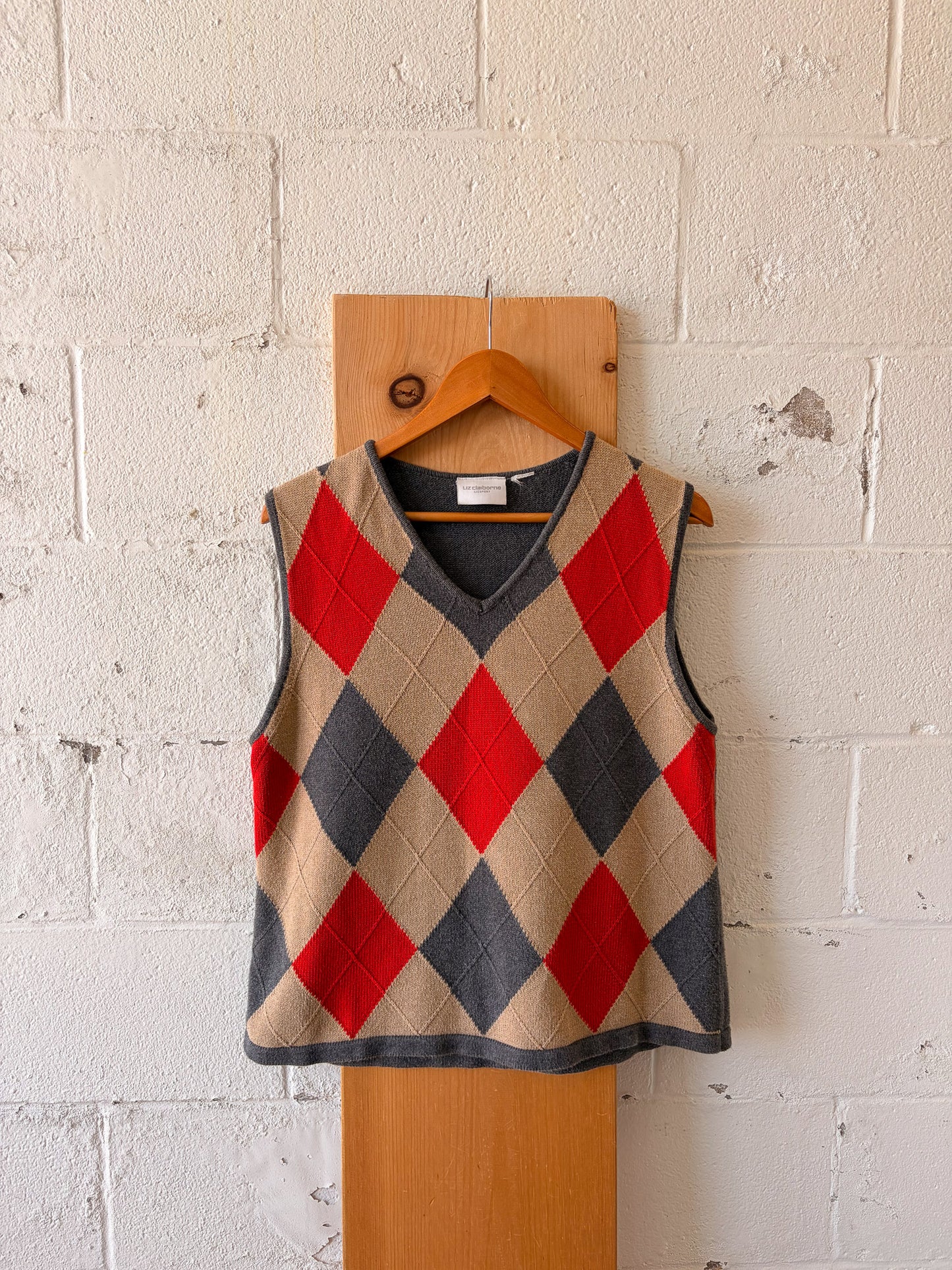 Diamond Patterned Sweater Vest : L/XL