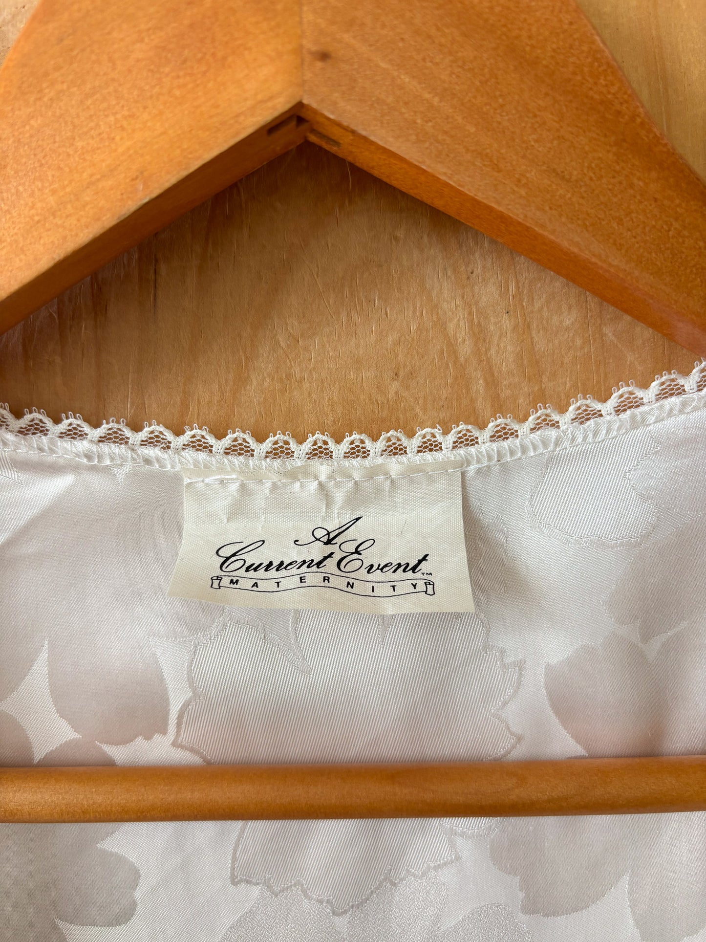 Vtg White Floral Satin Top : M