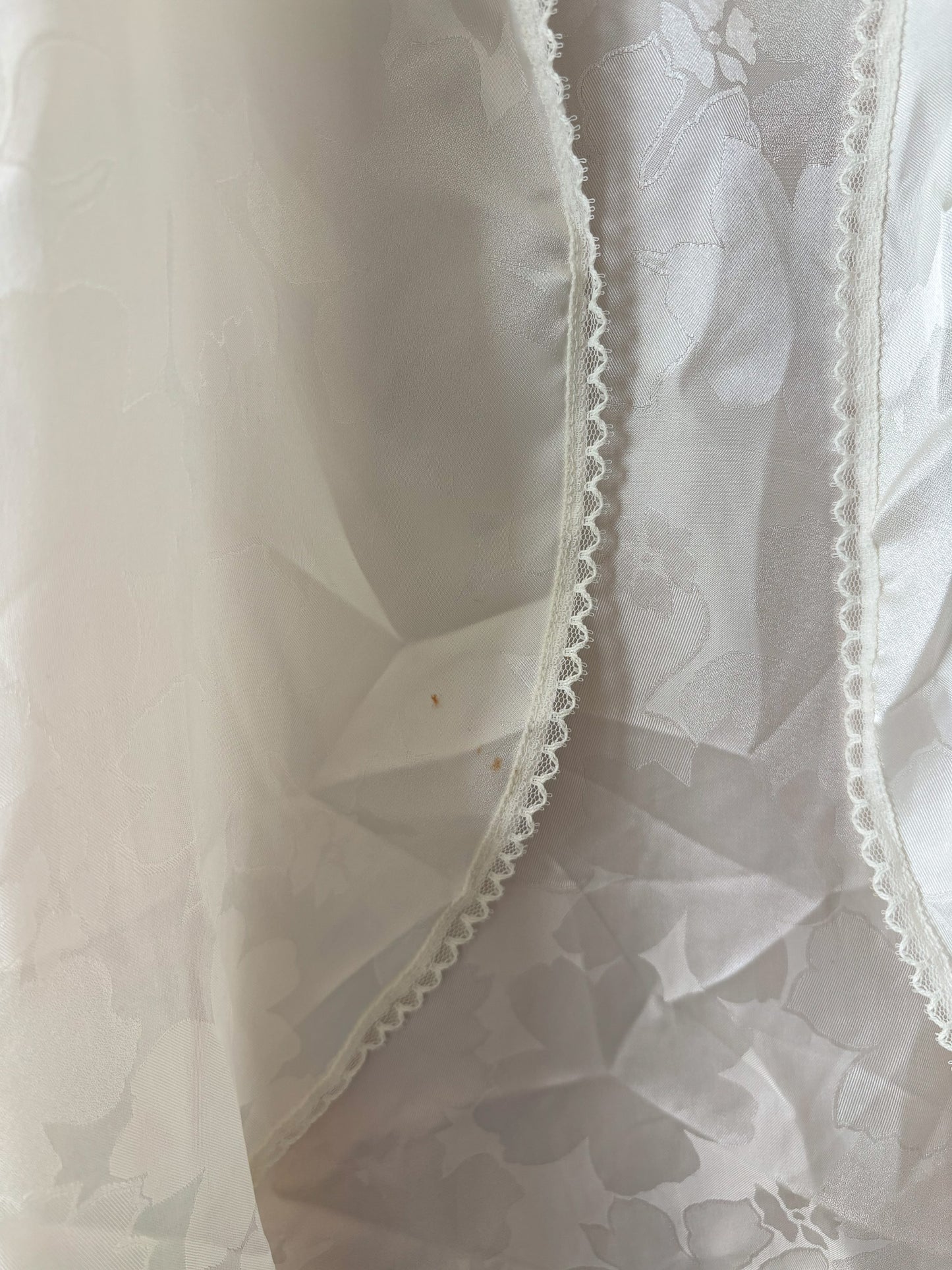 Vtg White Floral Satin Top : M