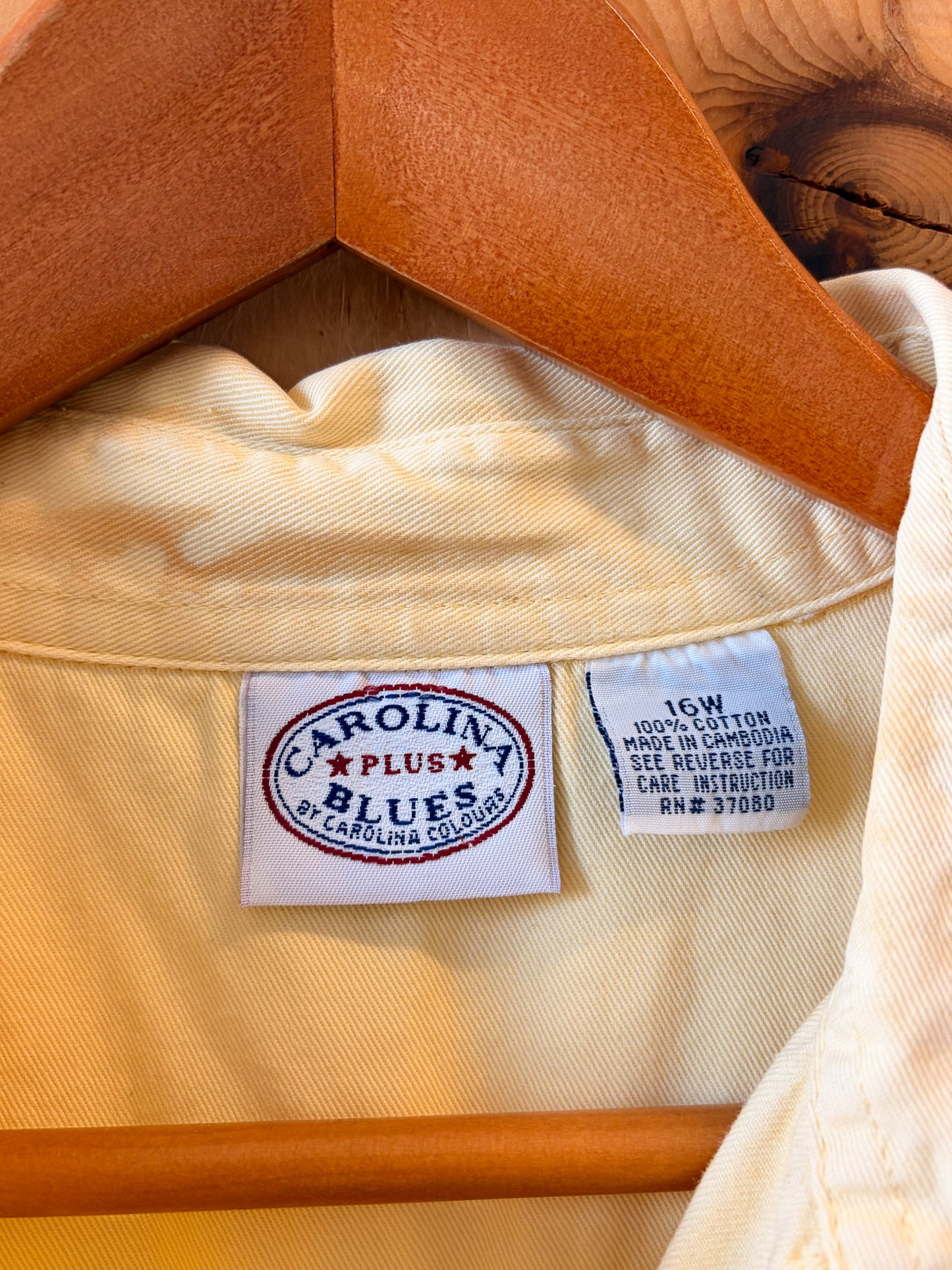 Sleeveless Yellow Button Up : 16W