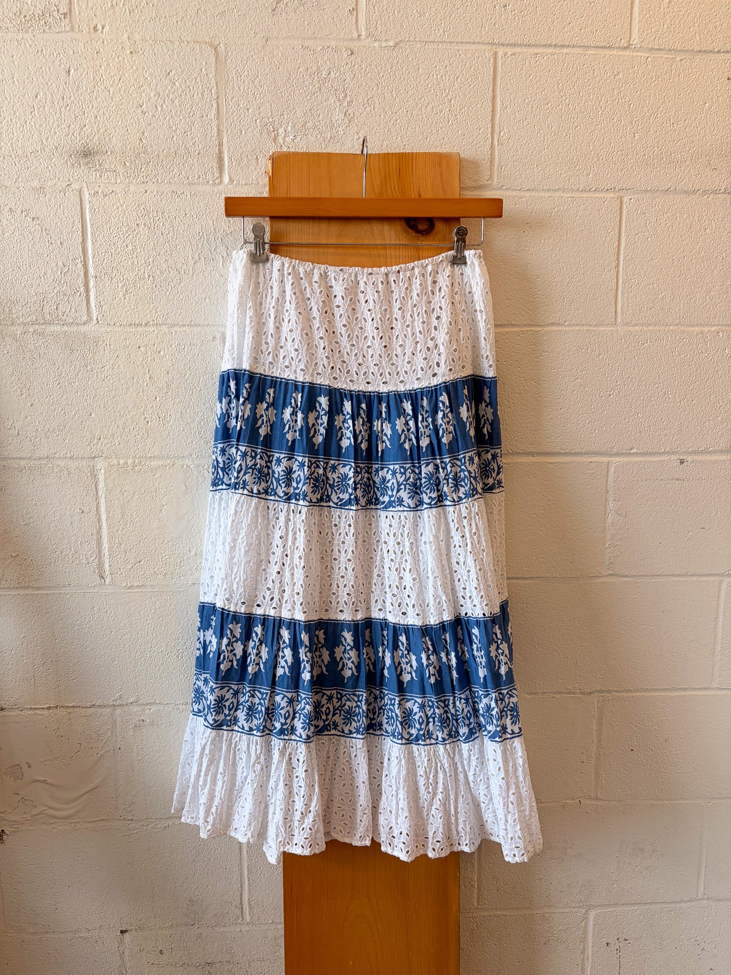 Blue & White Eyelet Lace Skirt : 32"W