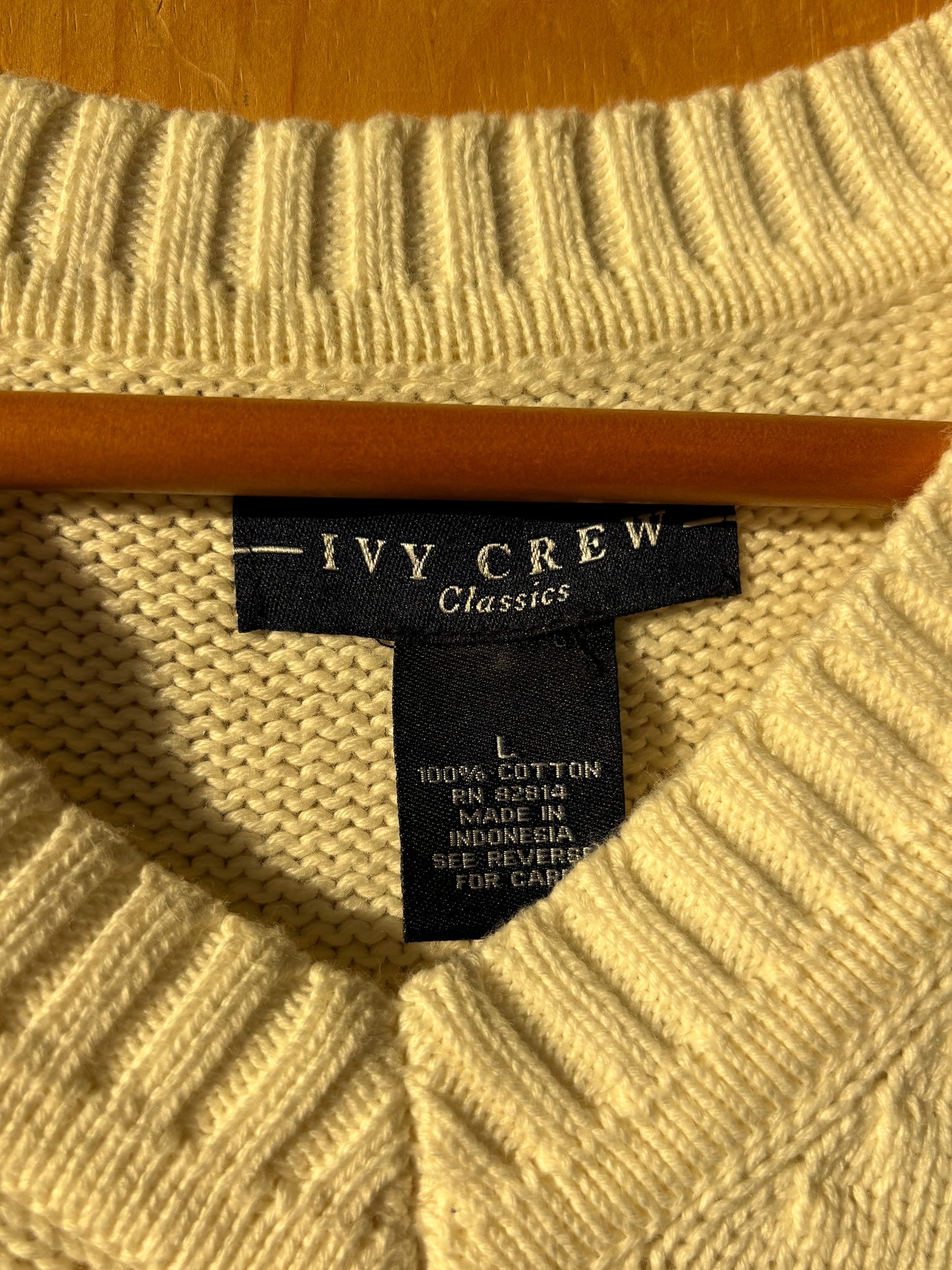 Ivy Crew Sweater Vest : L