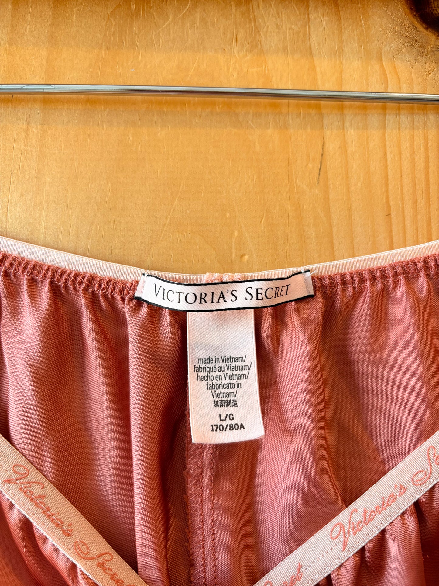 Victoria's Secret Ruffle Hem Shorts : L