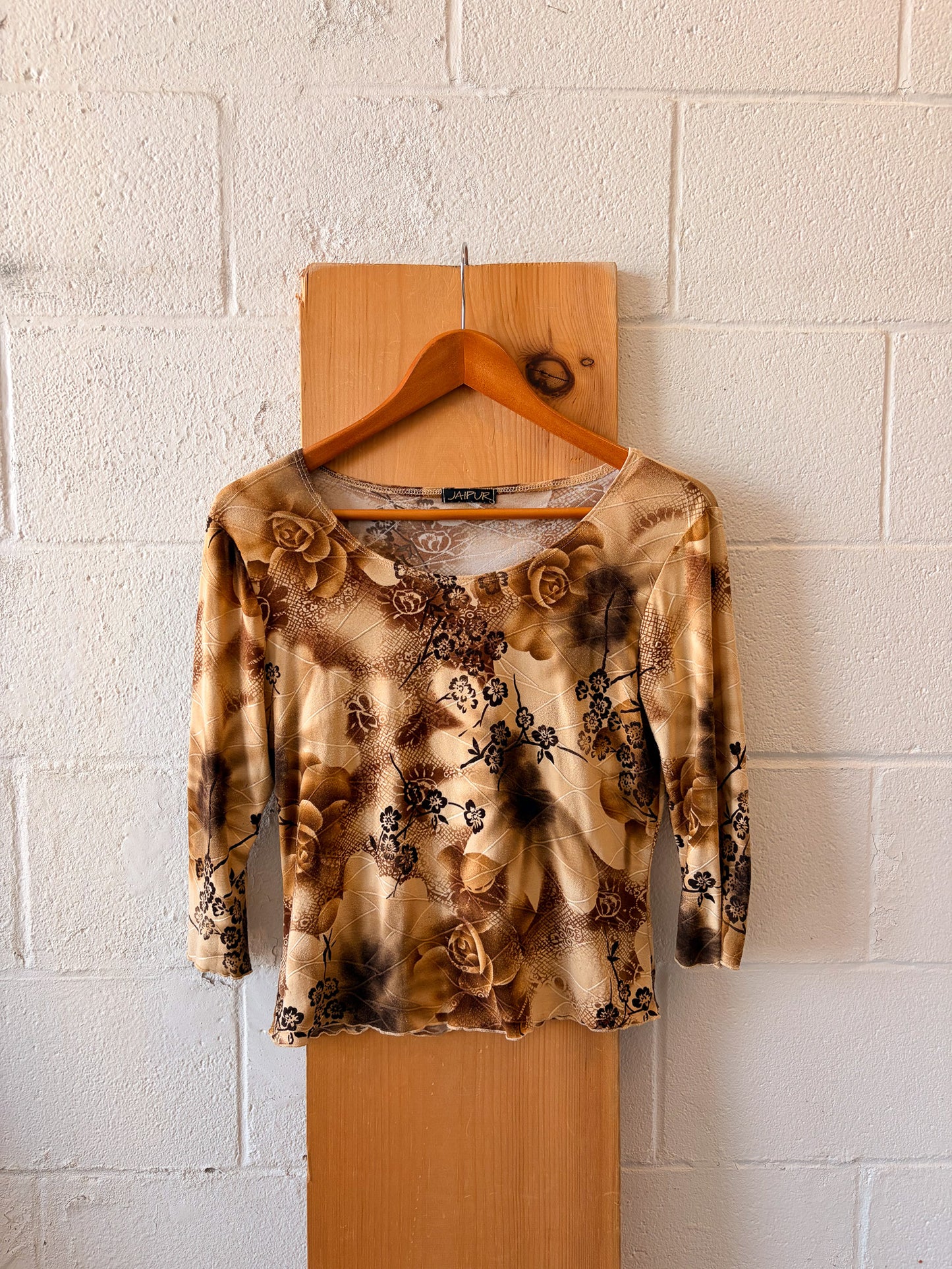 Neutral Rose Patterned Top : M