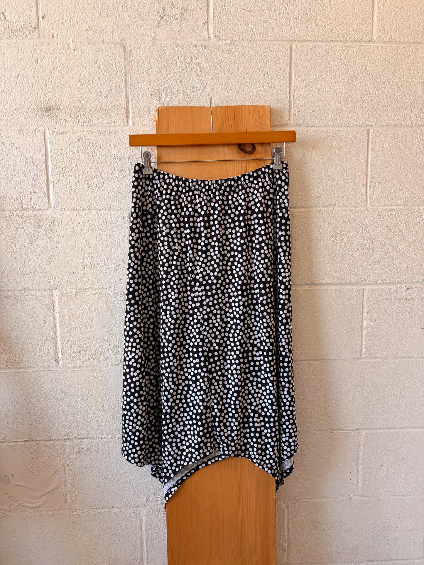 Asymmetrical Hem Polka Dot Skirt : L