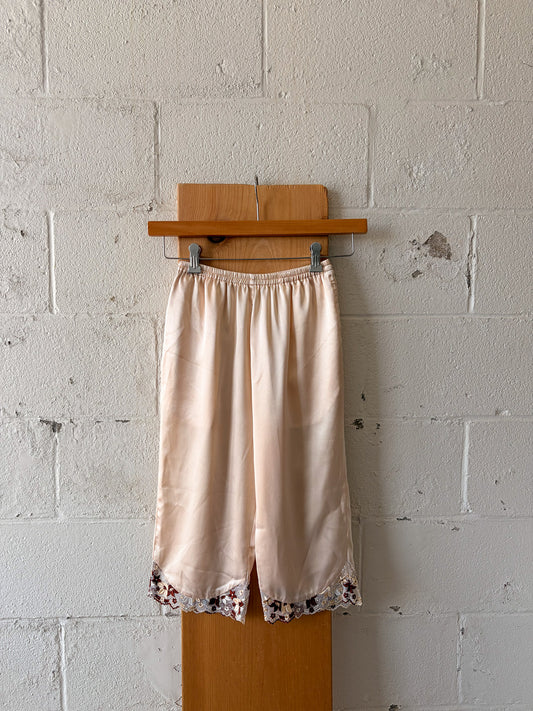Blush Lace Trim Capris : 24"W