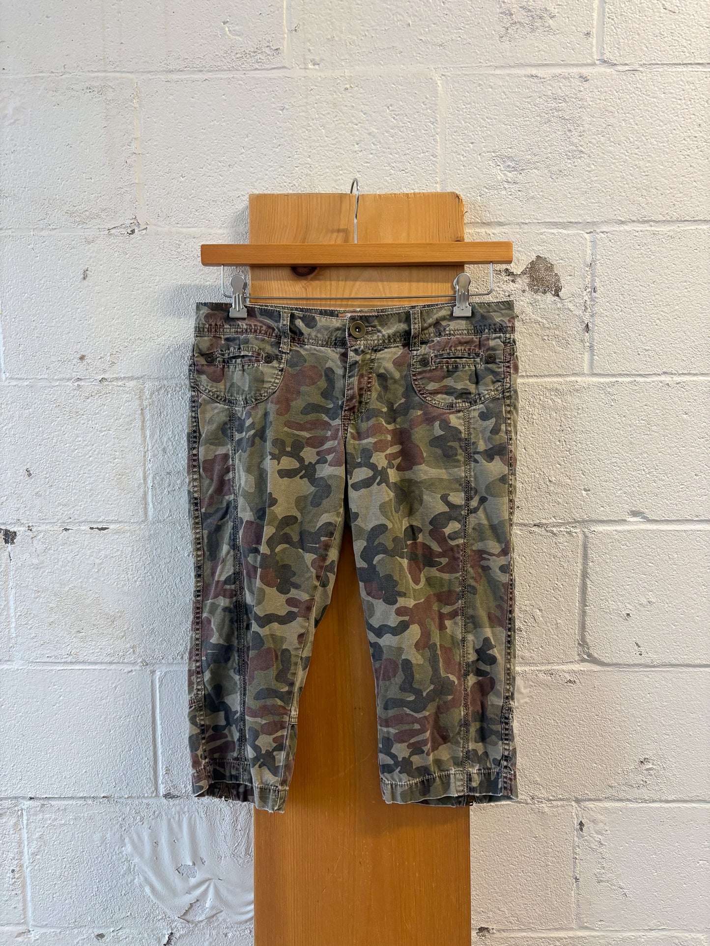 Vtg Camo Capris : Jrs 9