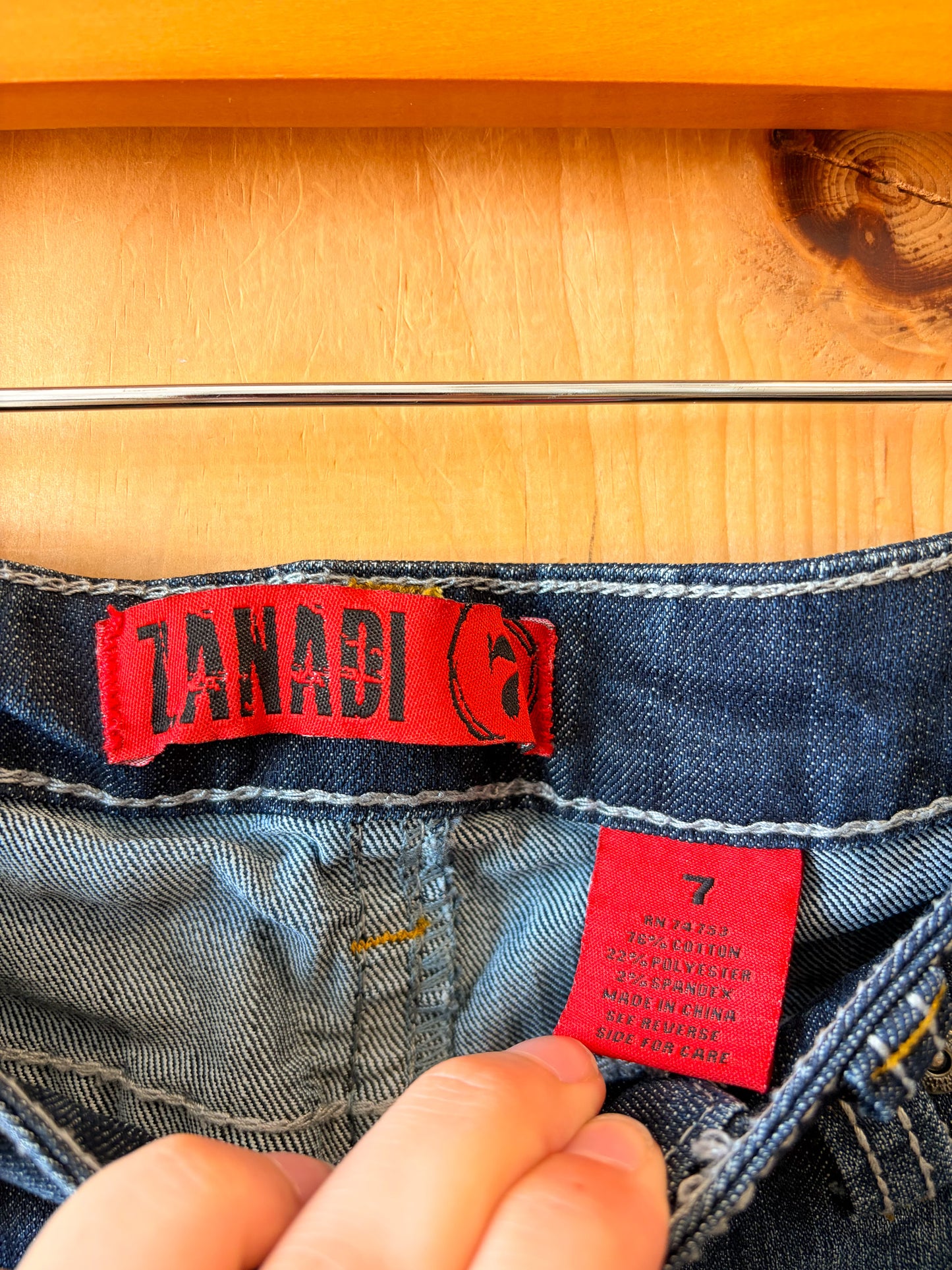 Dark Wash Denim Shorts : 7