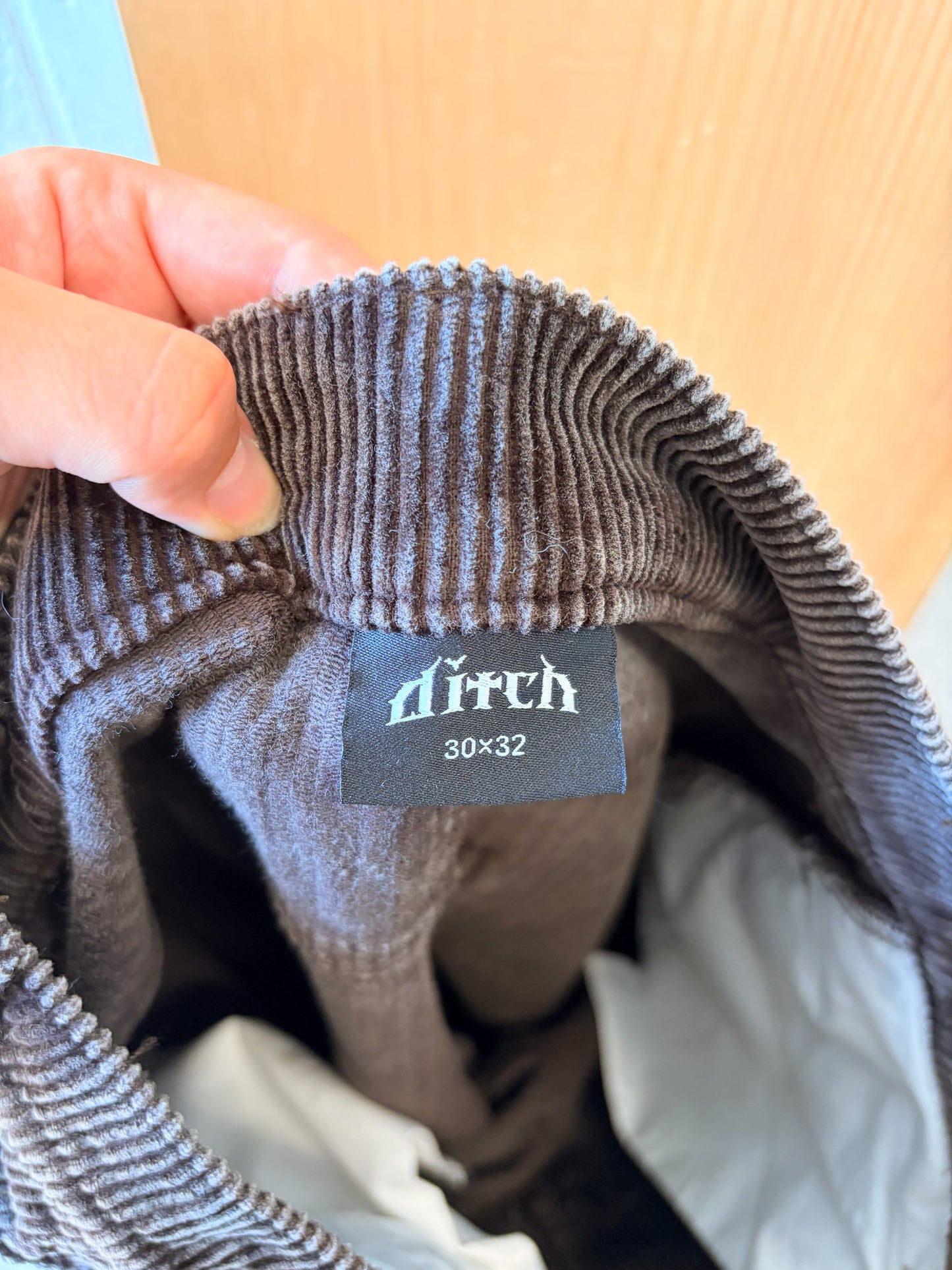 Ditch Corduroy Pants : 30x32