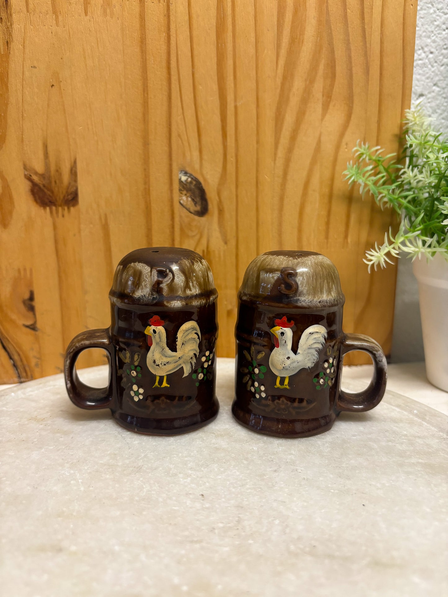 Vtg Rooster Salt & Pepper Shakers