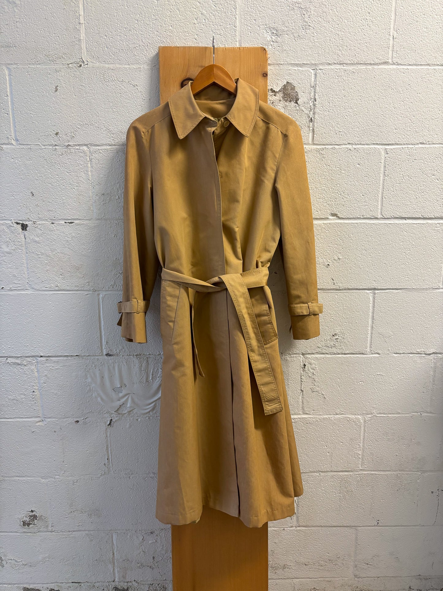 Vtg Tan Trench Coat : S/M