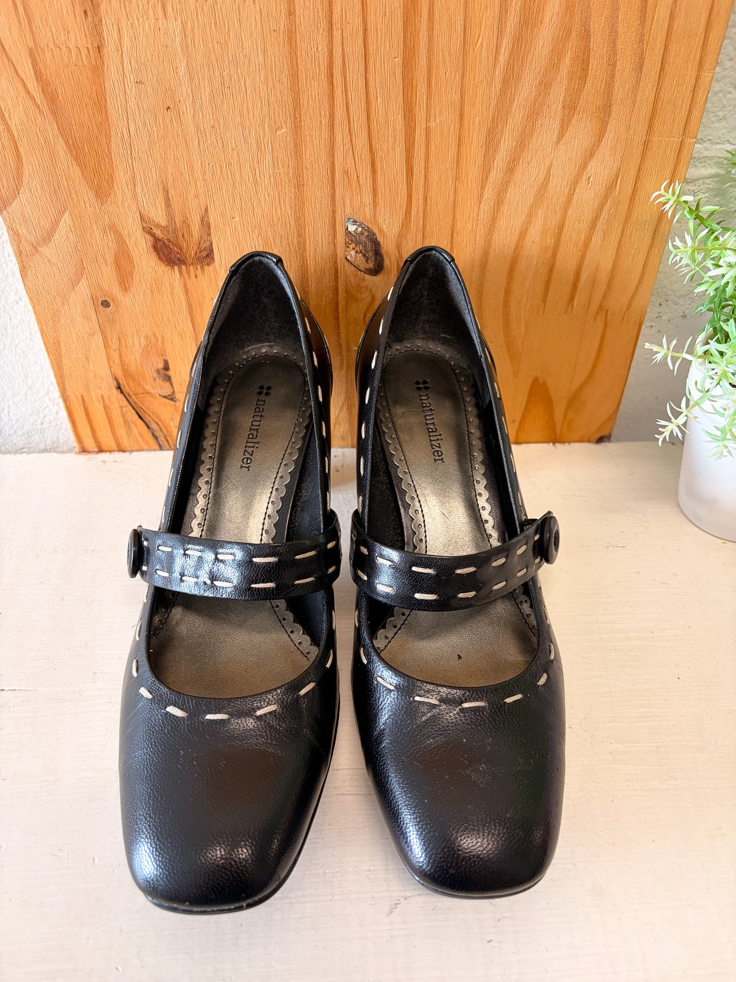Black & White Stitched Pumps : Size 8