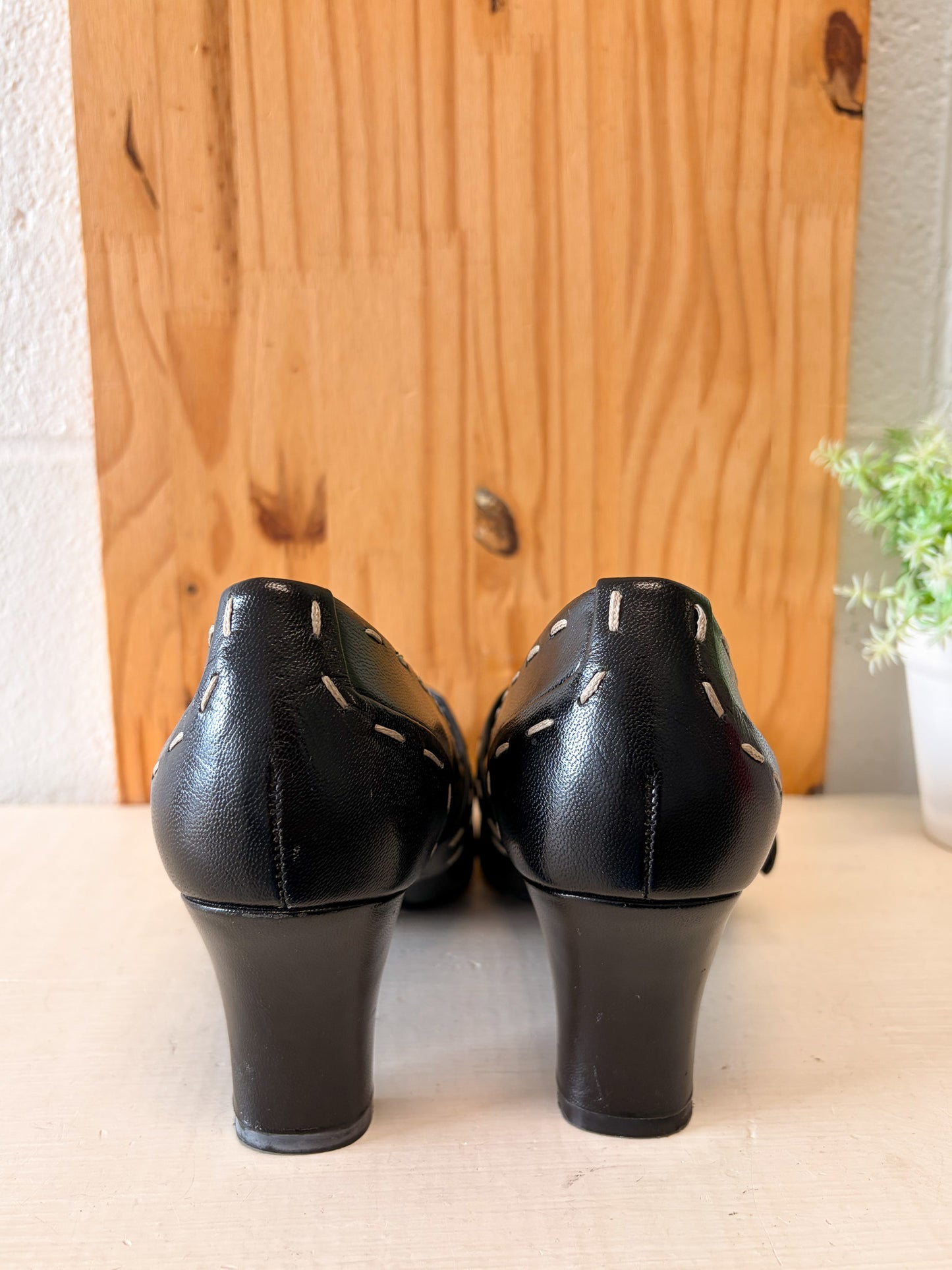 Black & White Stitched Pumps : Size 8